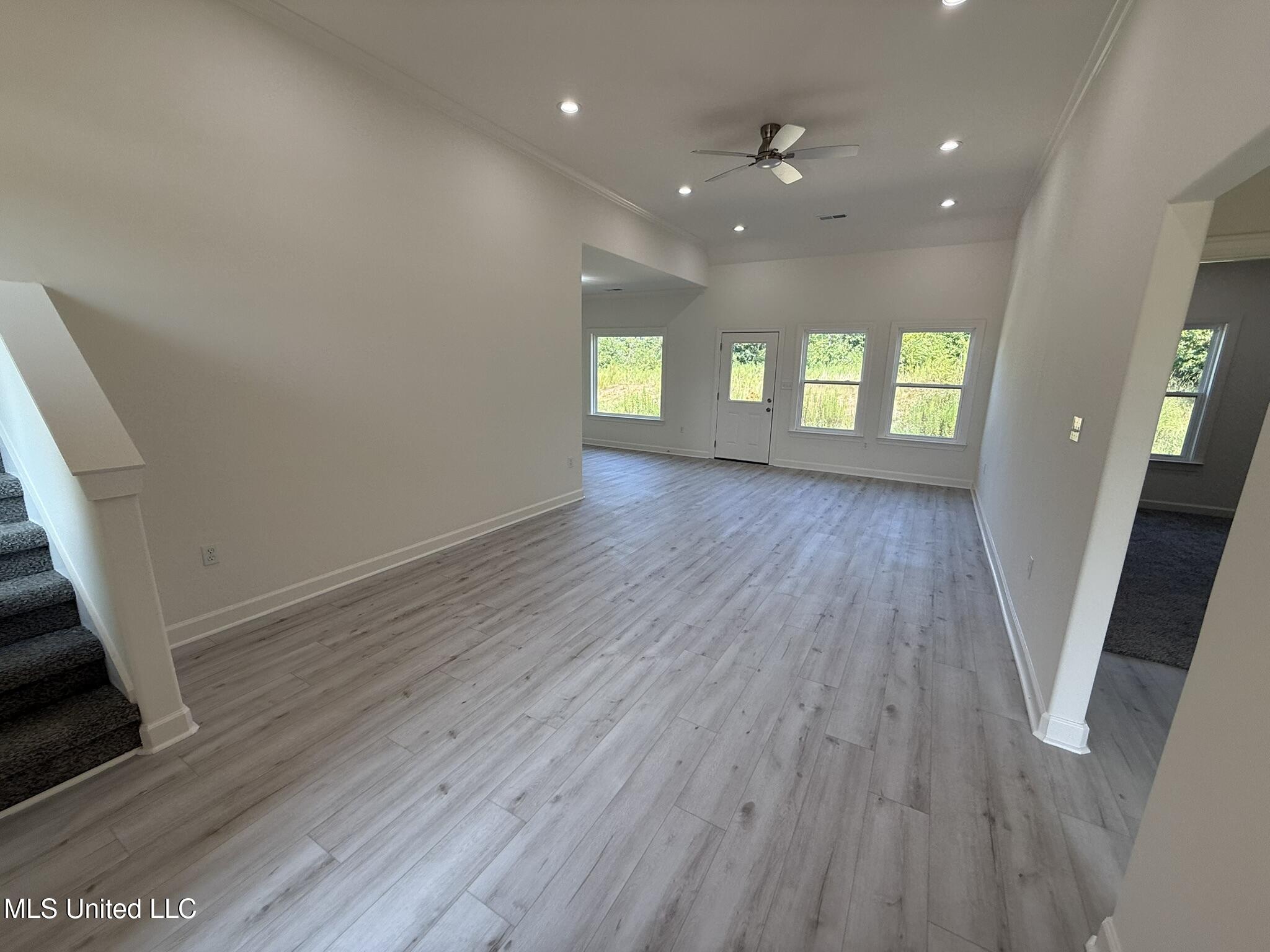 37 Honey Suckle Cove Property Photo 5