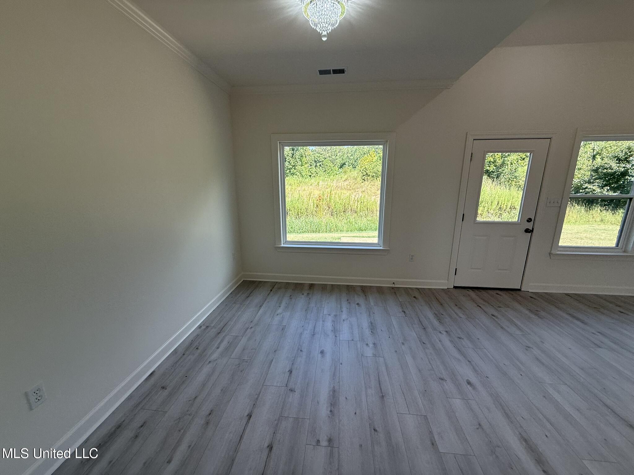 37 Honey Suckle Cove Property Photo 10
