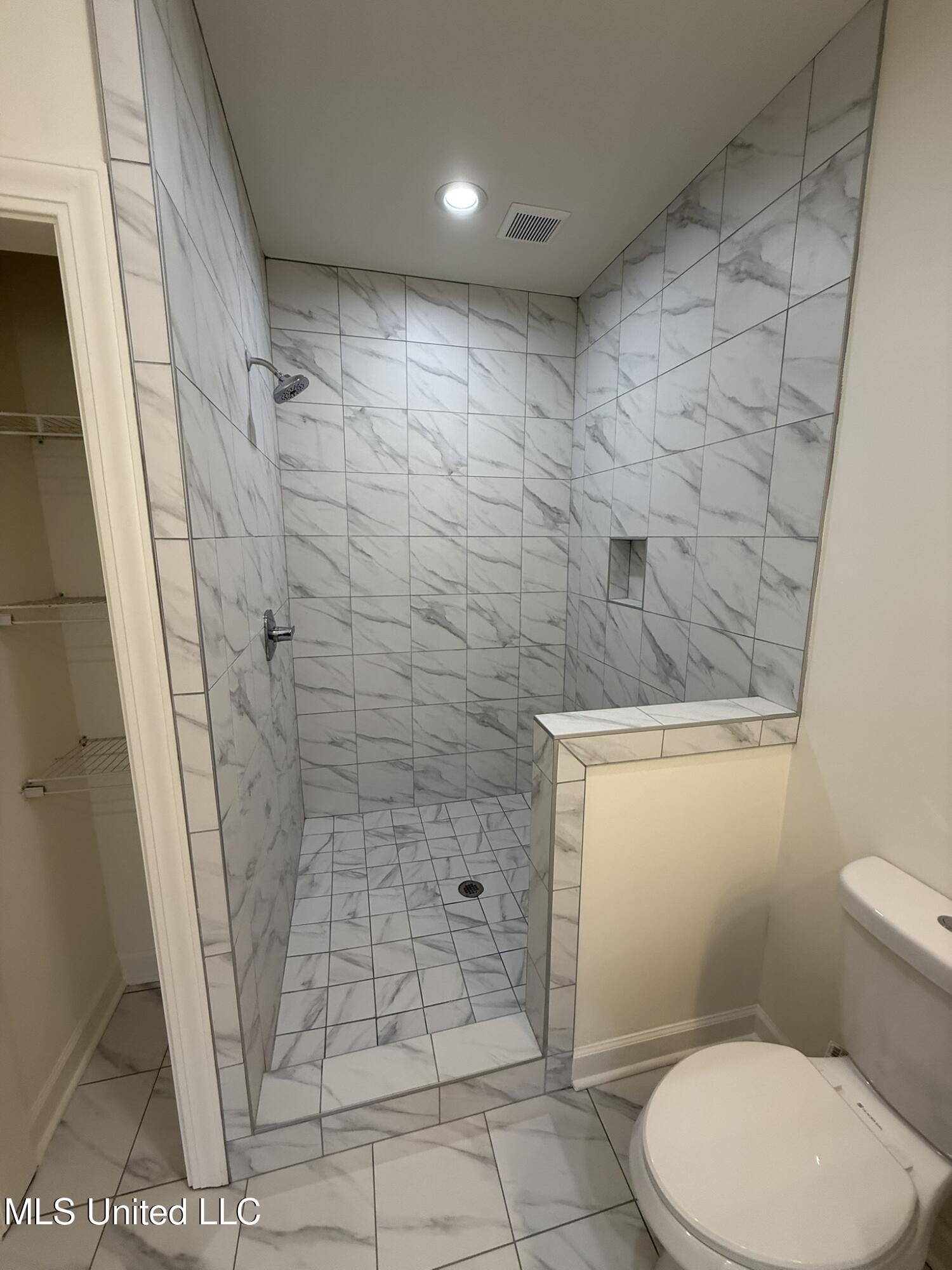 37 Honey Suckle Cove Property Photo 15