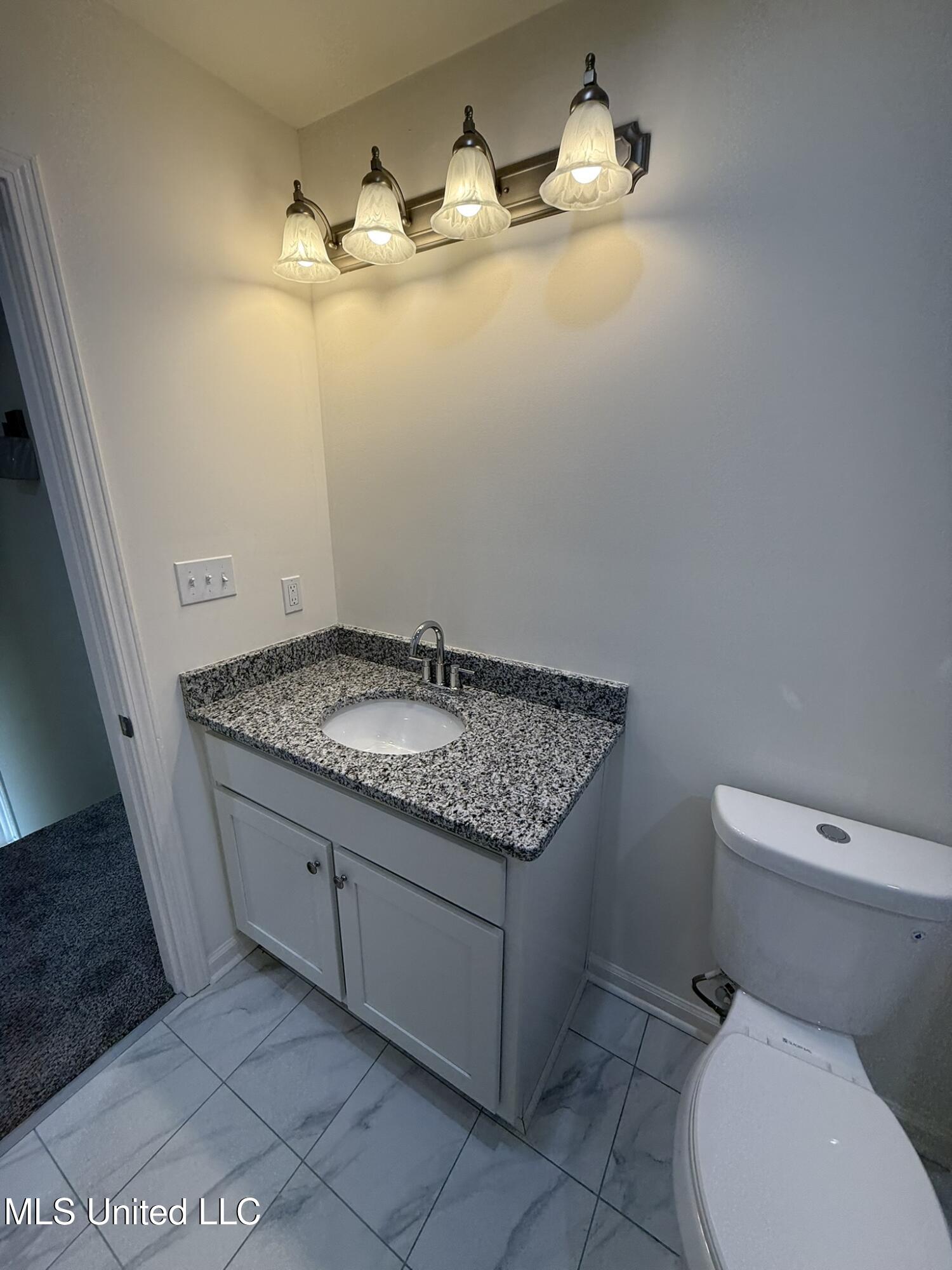 37 Honey Suckle Cove Property Photo 27
