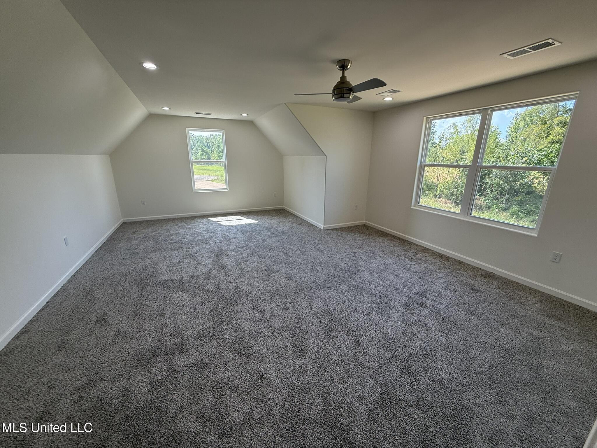 37 Honey Suckle Cove Property Photo 29