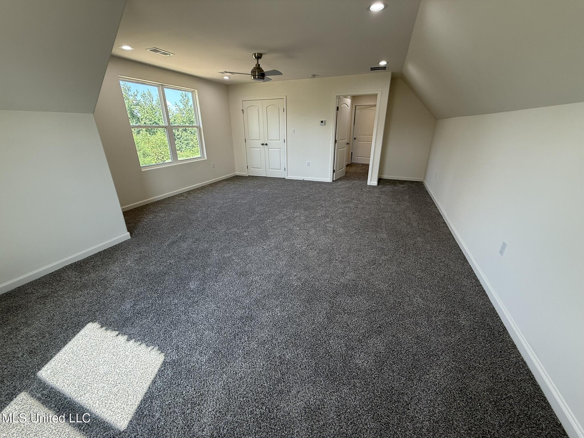 37 Honey Suckle Cove Property Photo 30