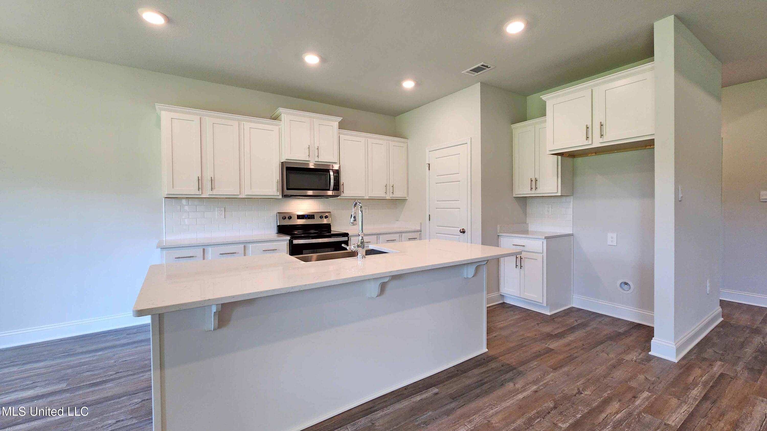 16178 Blue Ridge Drive Property Photo 8