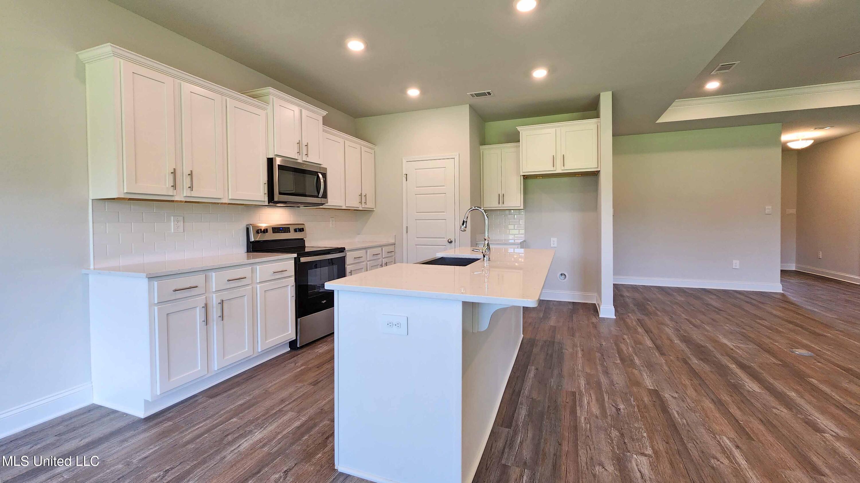 16178 Blue Ridge Drive Property Photo 9