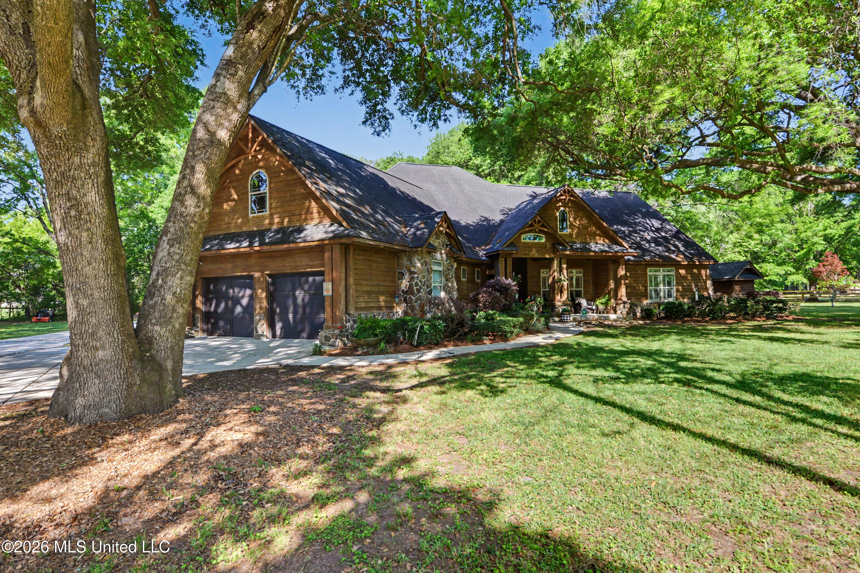 17713 Highway 613 Property Photo 2