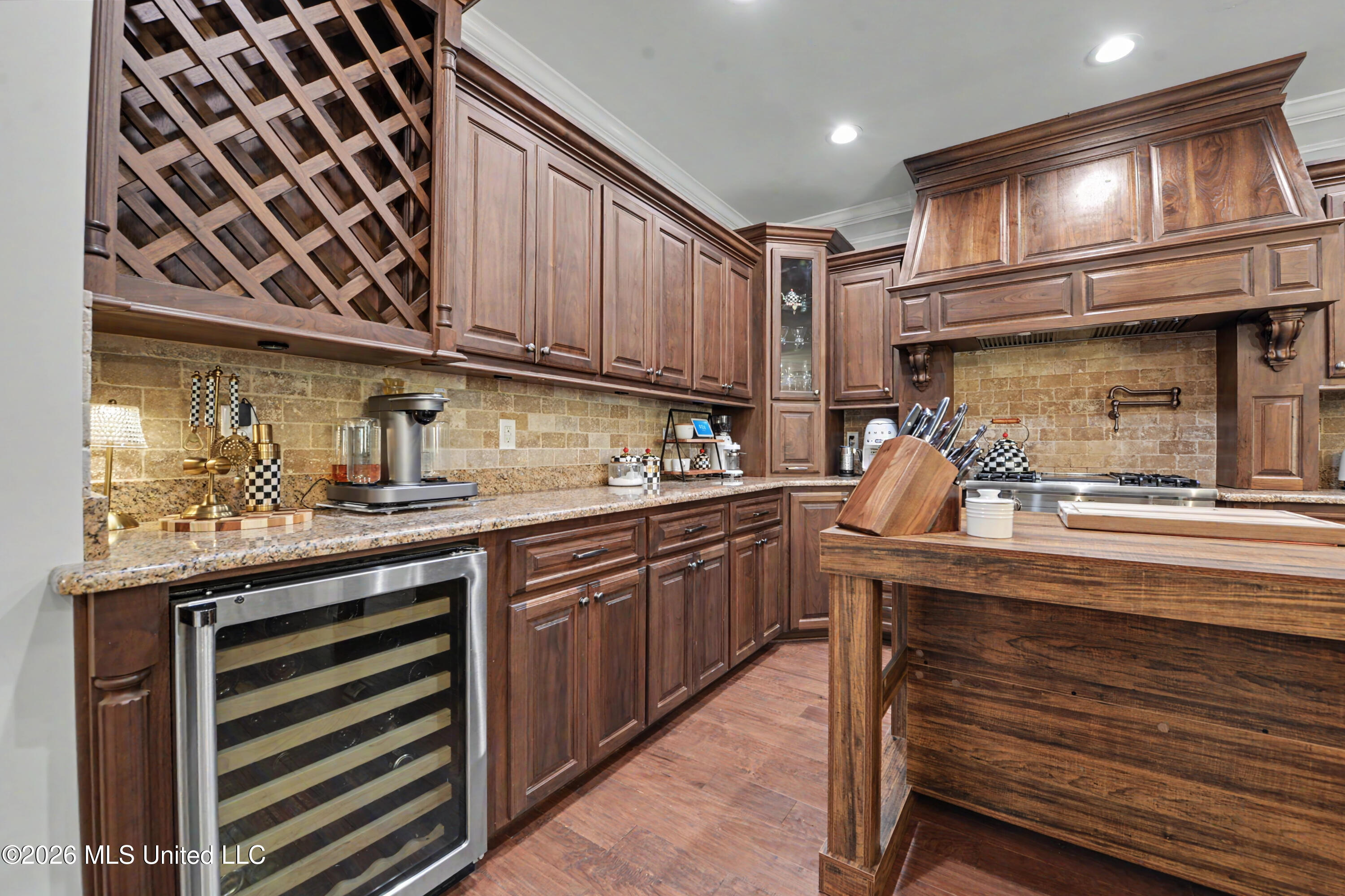 17713 Highway 613 Property Photo 5