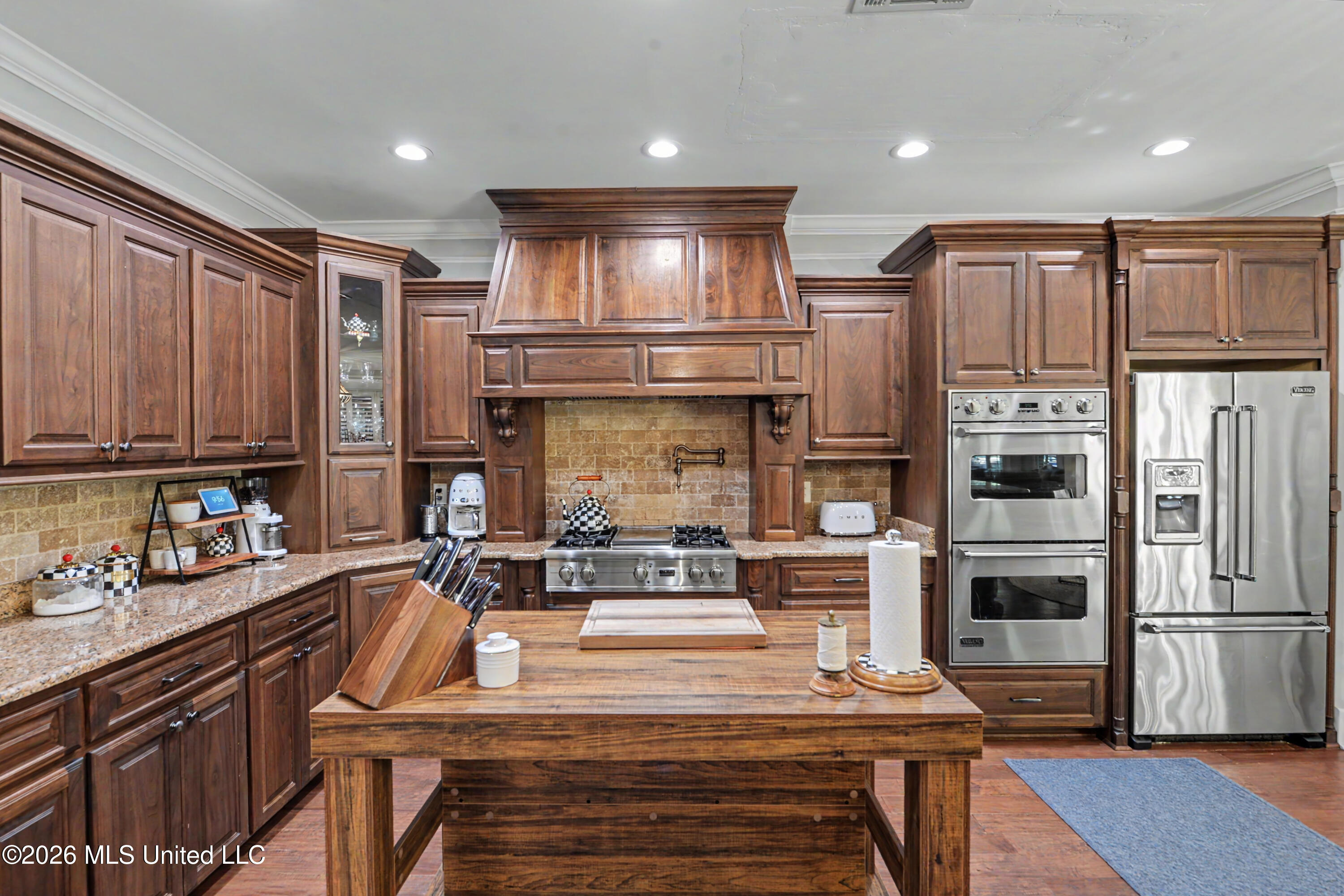 17713 Highway 613 Property Photo 6