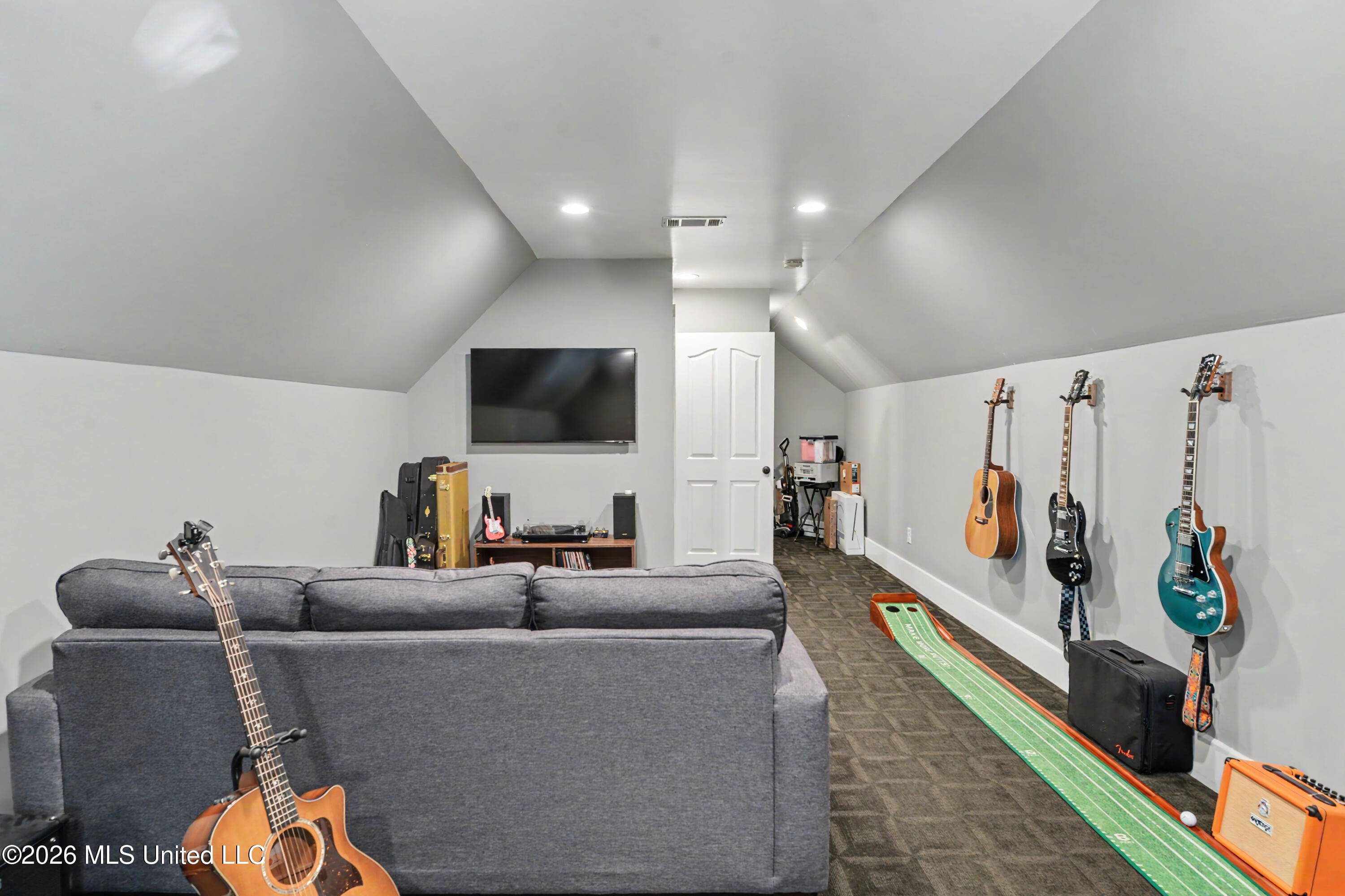 17713 Highway 613 Property Photo 31