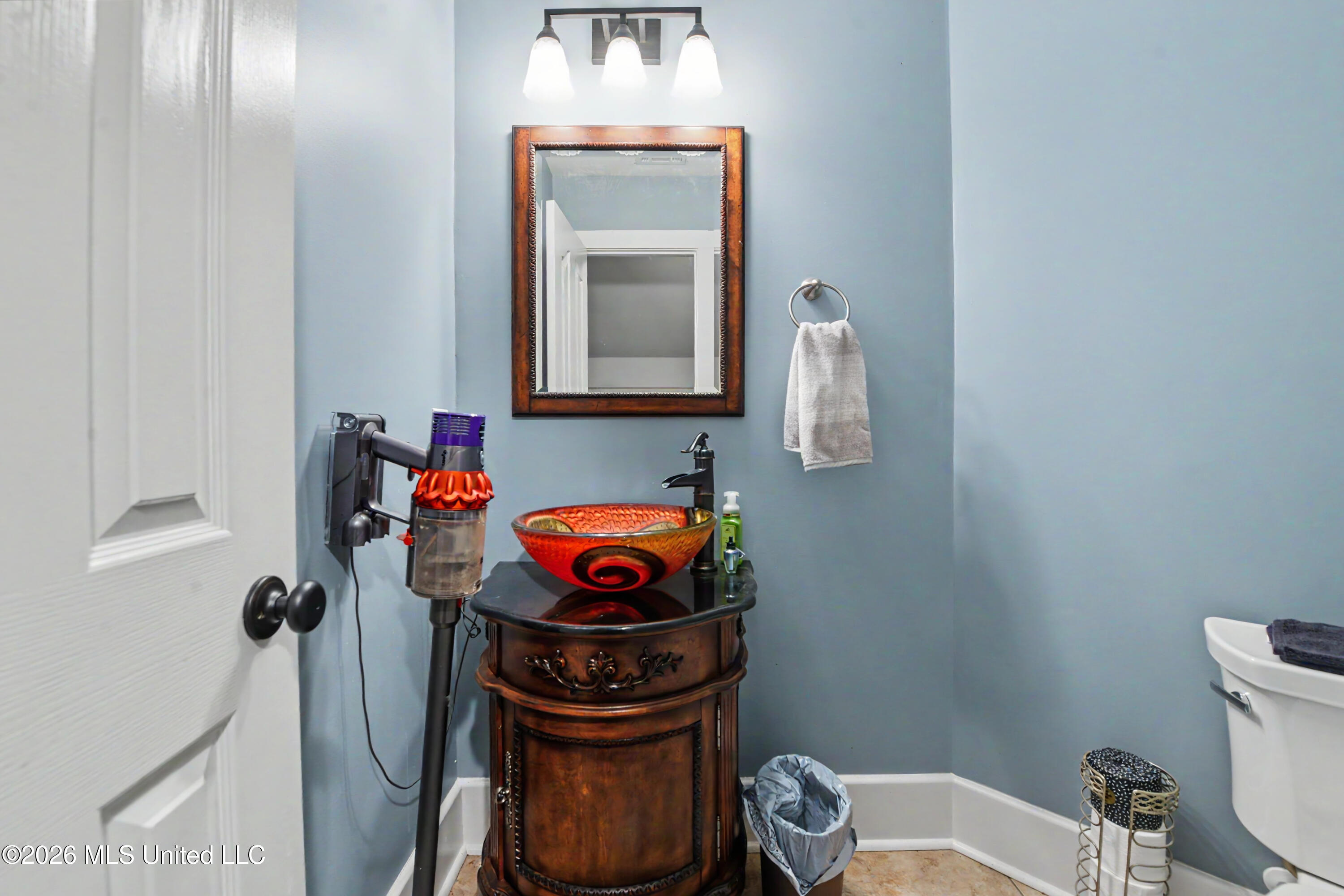 17713 Highway 613 Property Photo 32