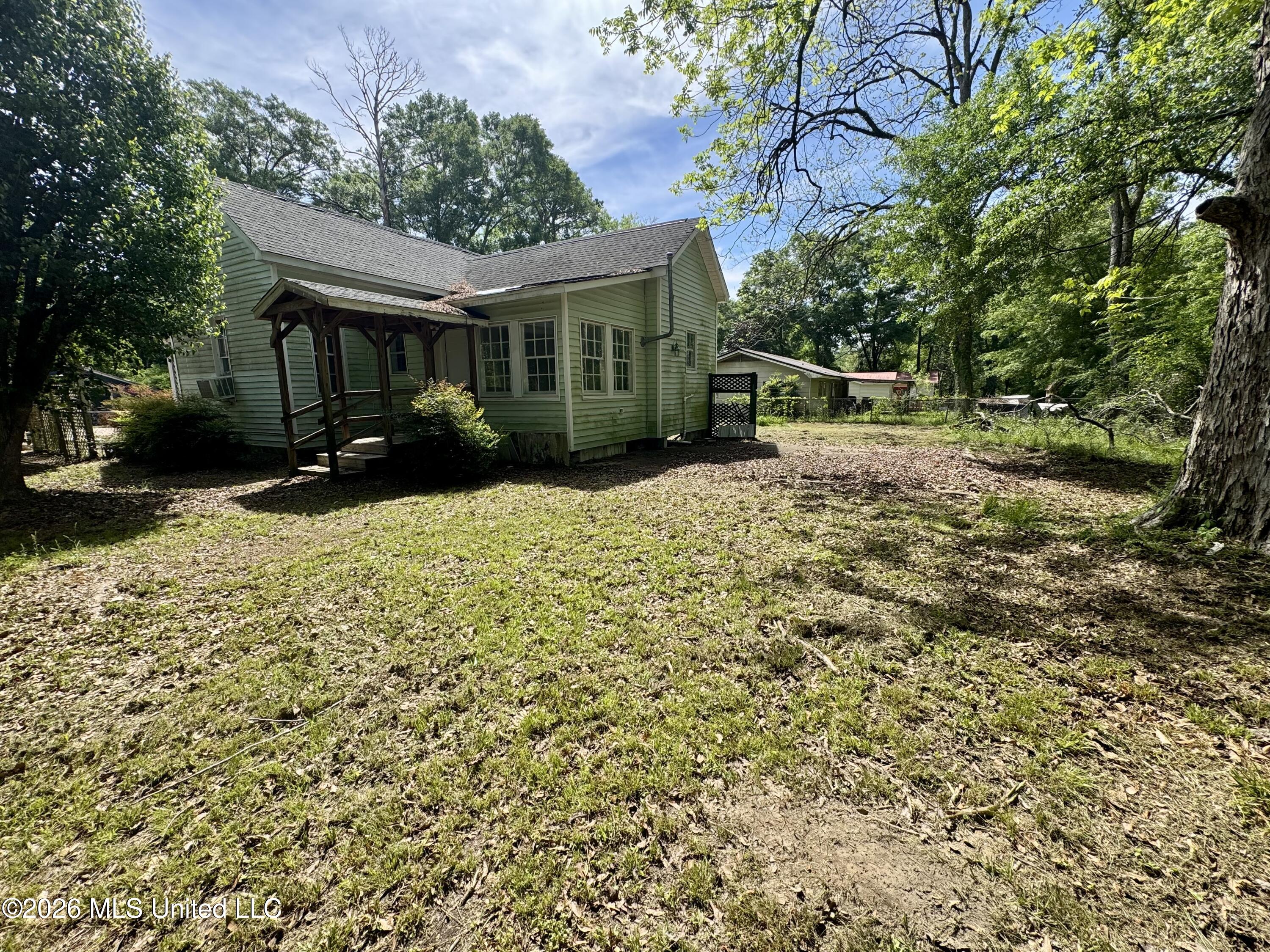 1208 Harper Street Property Photo 8