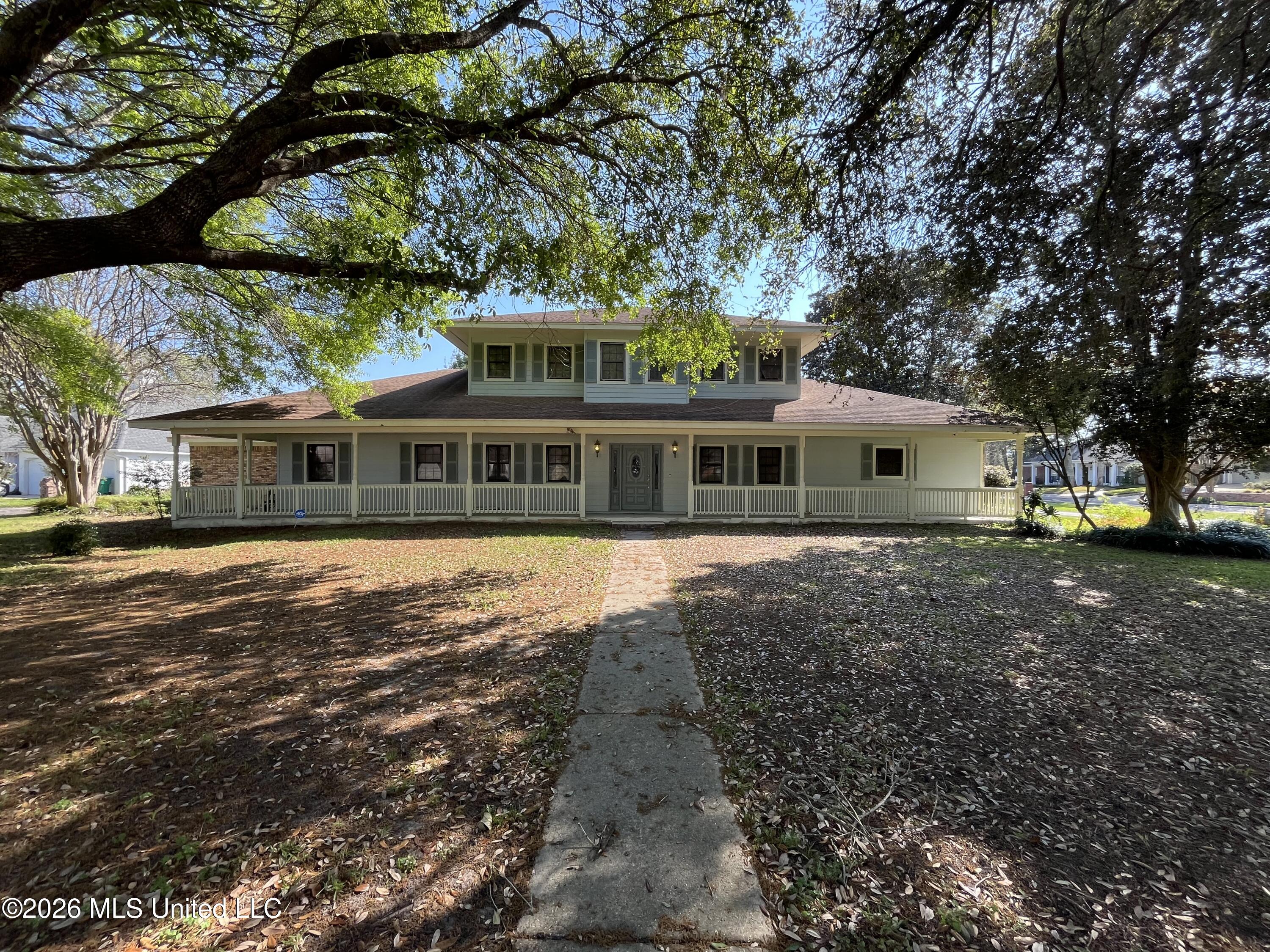 2433 Champion Property Photo 1