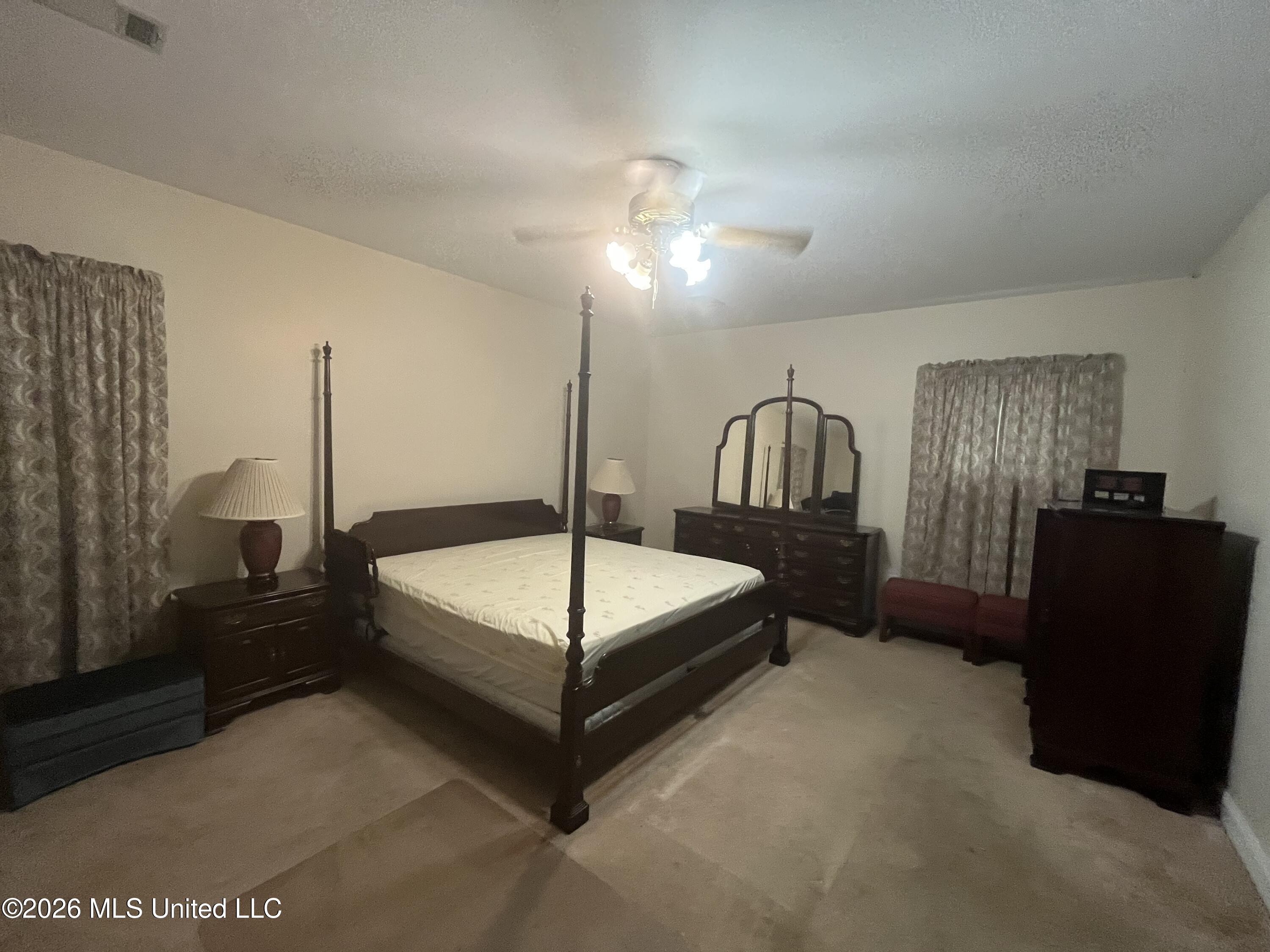 2433 Champion Property Photo 5