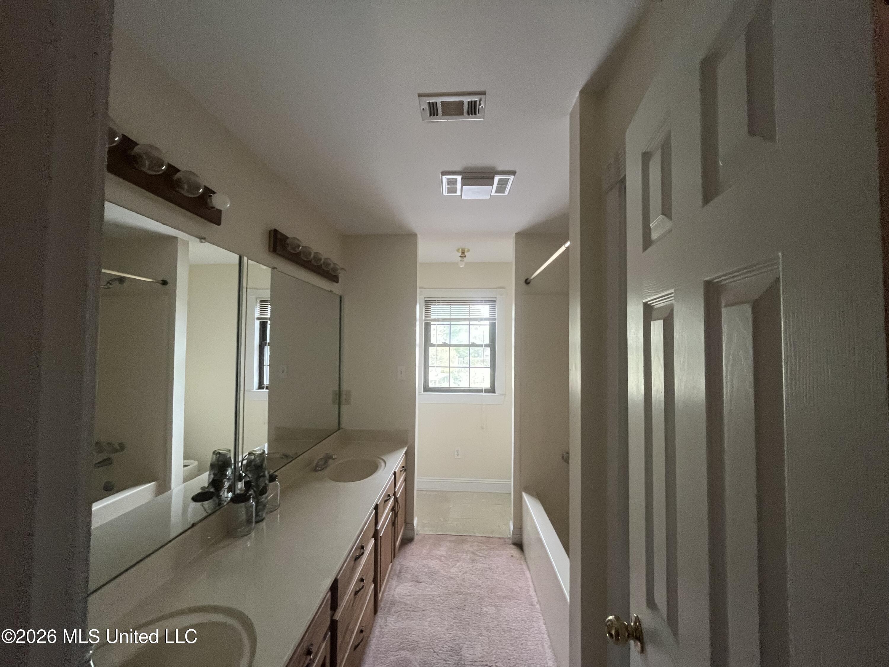 2433 Champion Property Photo 11