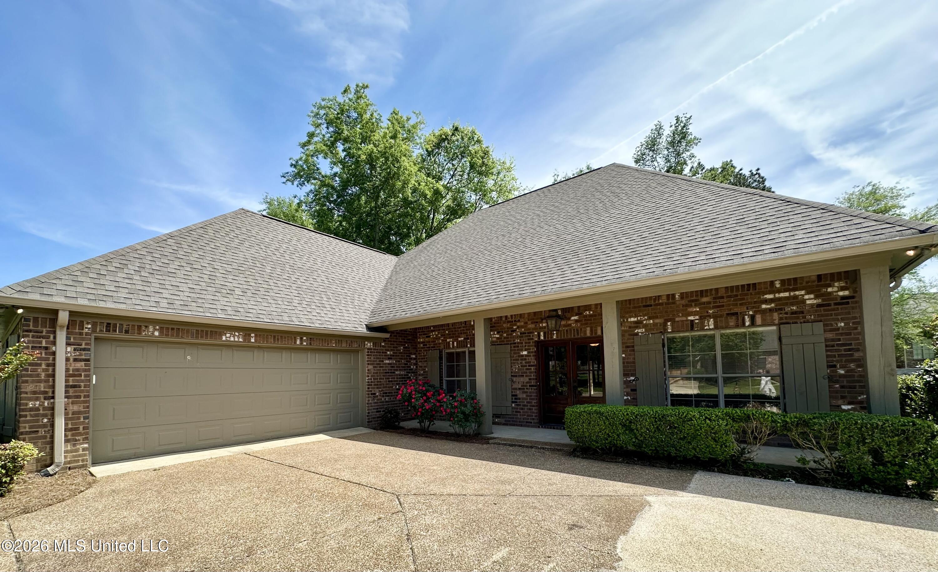 122 Weldon Drive Property Photo 2