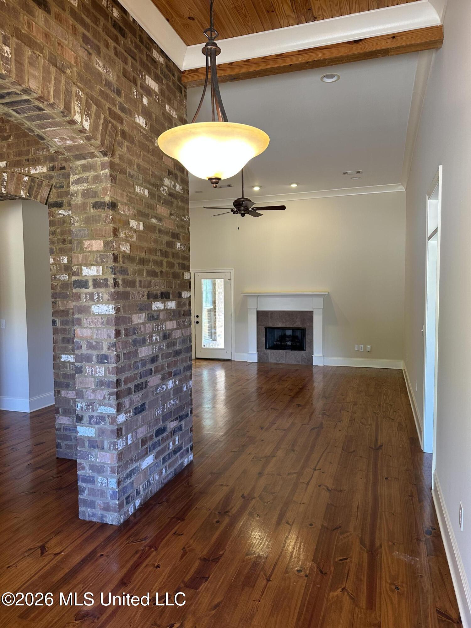 122 Weldon Drive Property Photo 3