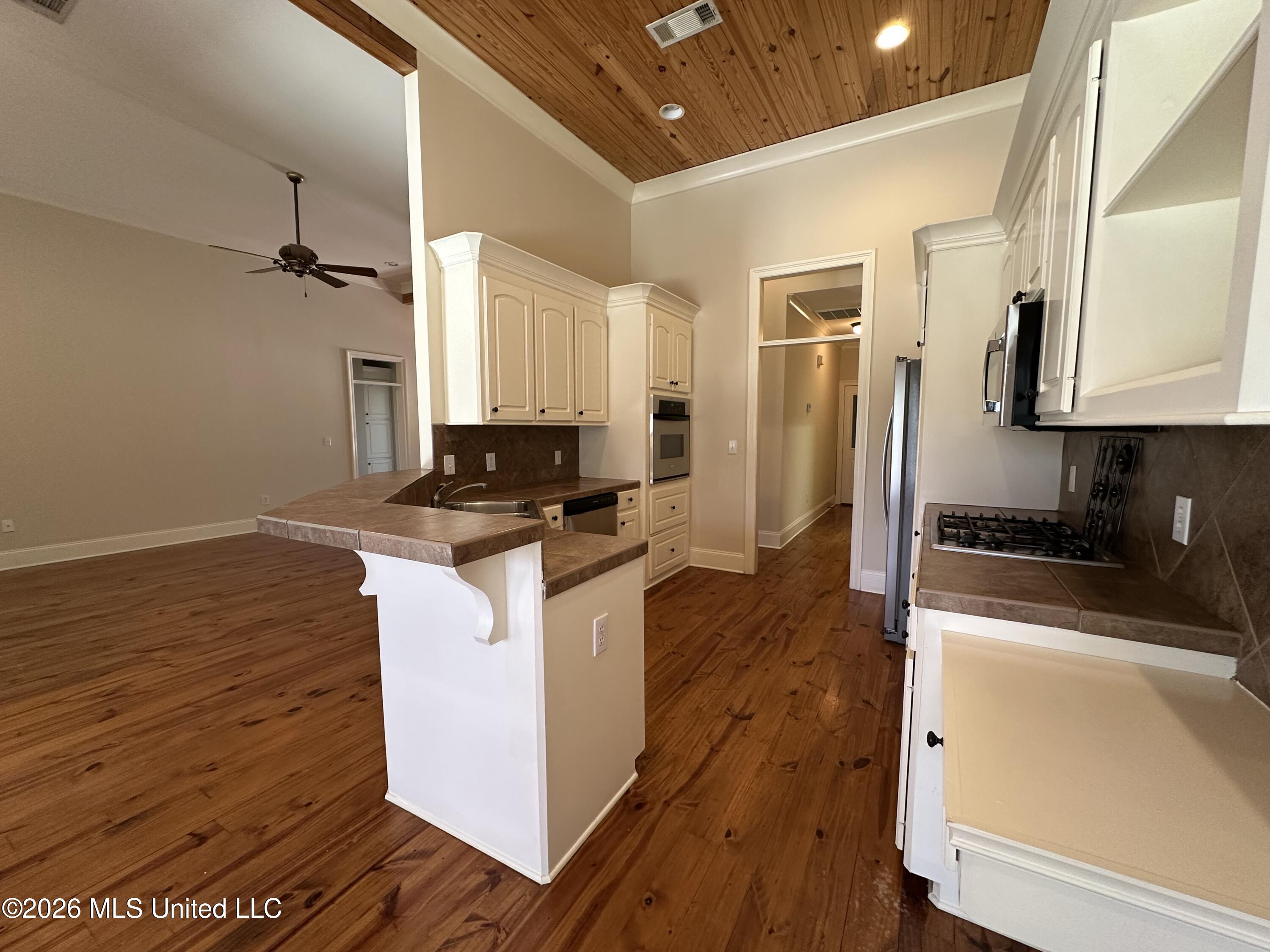 122 Weldon Drive Property Photo 16