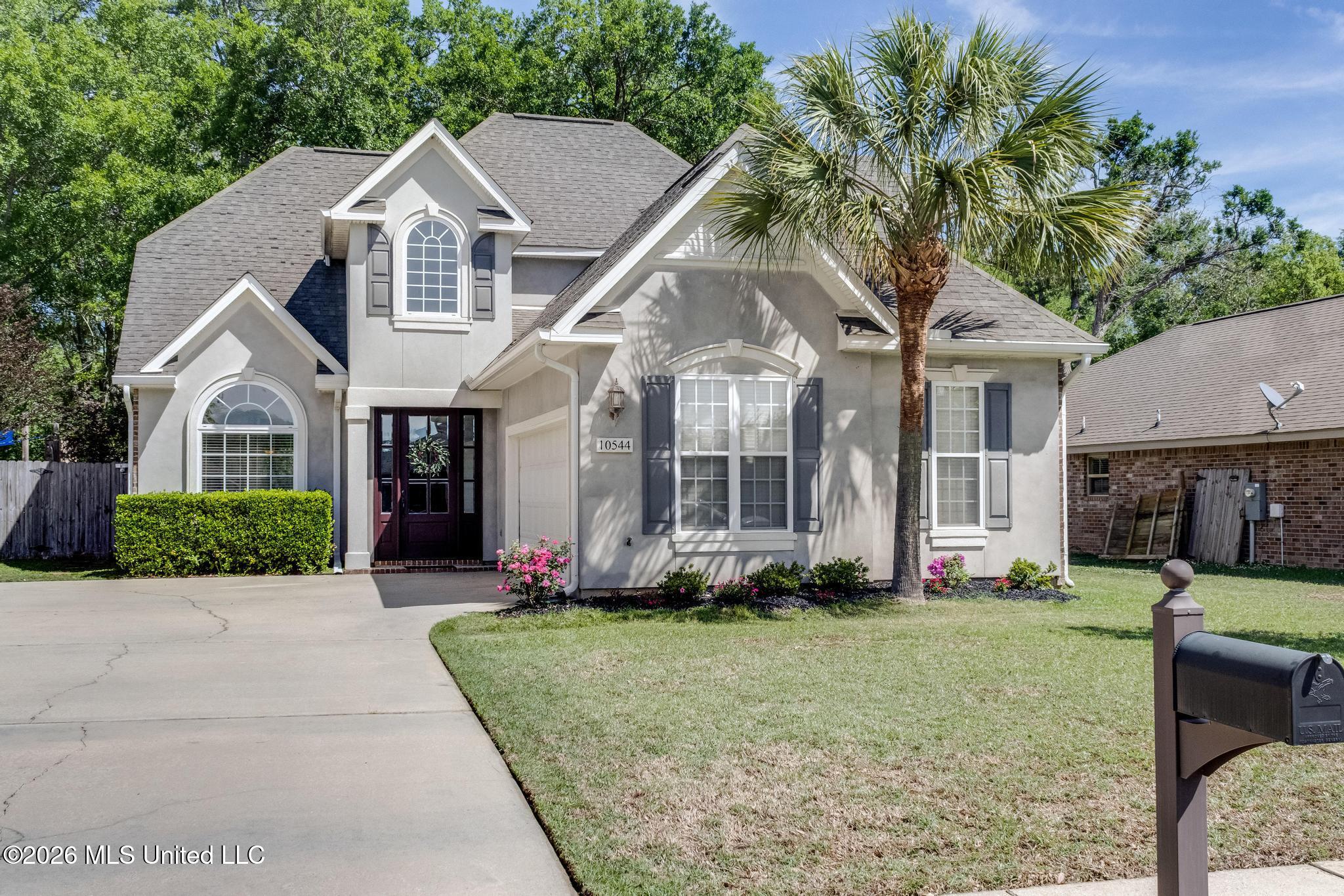 10544 Roundhill Drive Property Photo 1