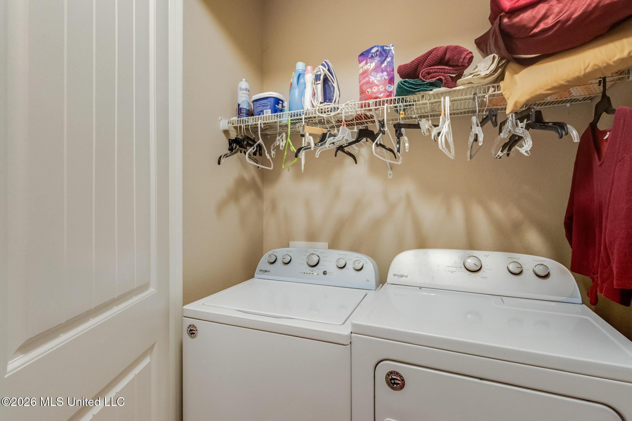 10544 Roundhill Drive Property Photo 14