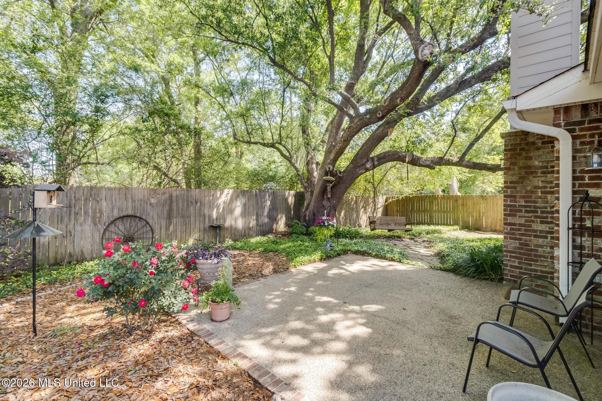 10544 Roundhill Drive Property Photo 25