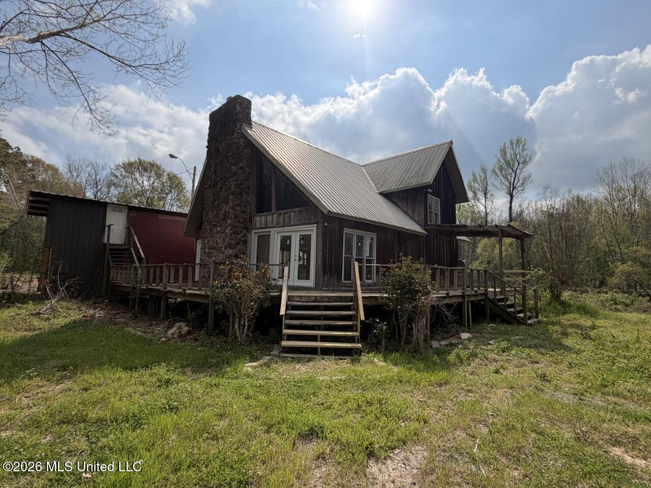 3882 Henderson Road Property Photo 13