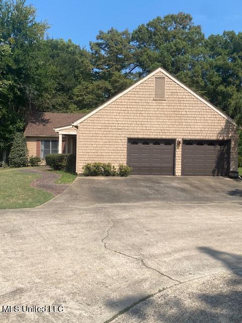 719 Cypress Creek Property Photo 4