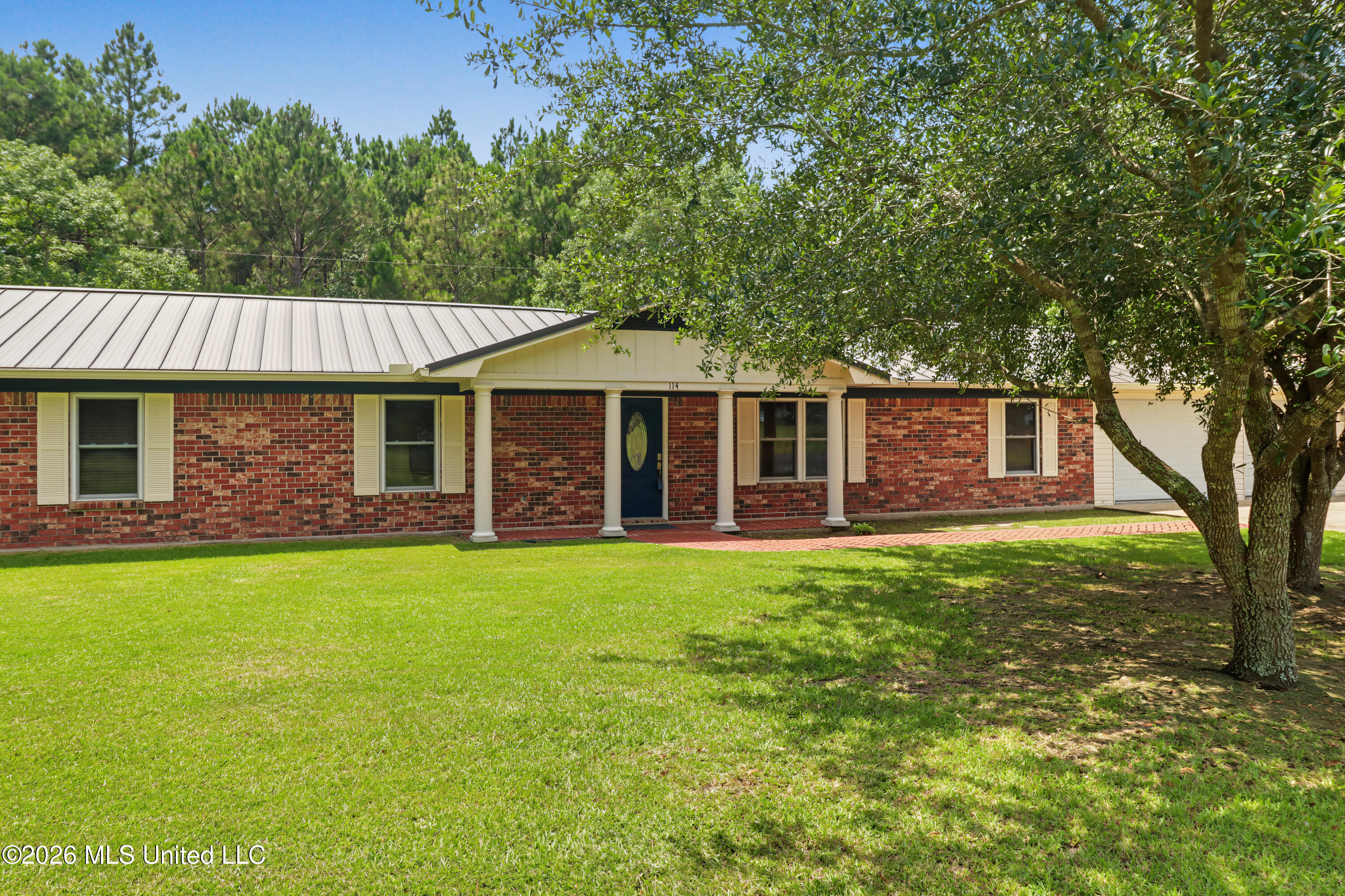 114 Campion Drive Property Photo 1