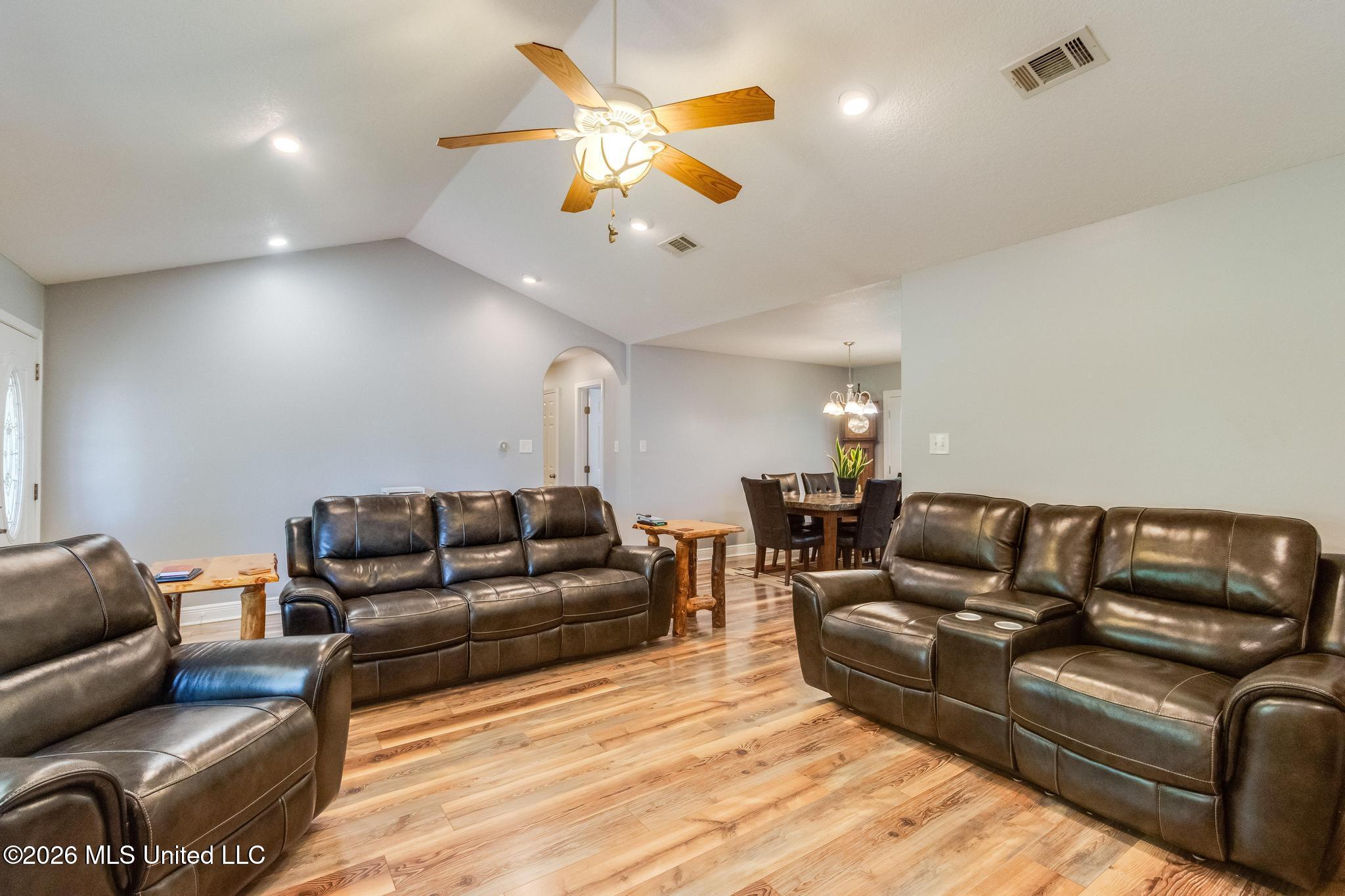 114 Campion Drive Property Photo 4
