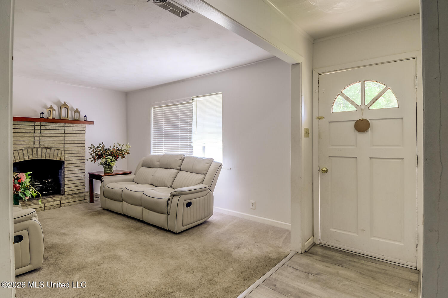 359 Florence Avenue Property Photo 4