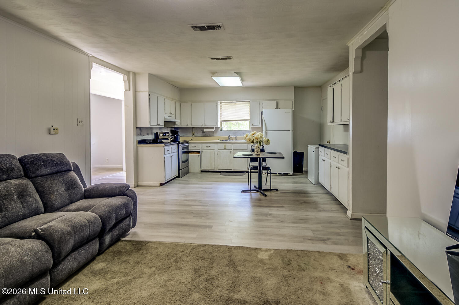 359 Florence Avenue Property Photo 9