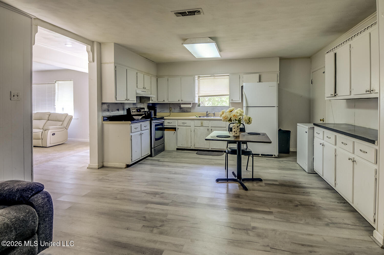 359 Florence Avenue Property Photo 10