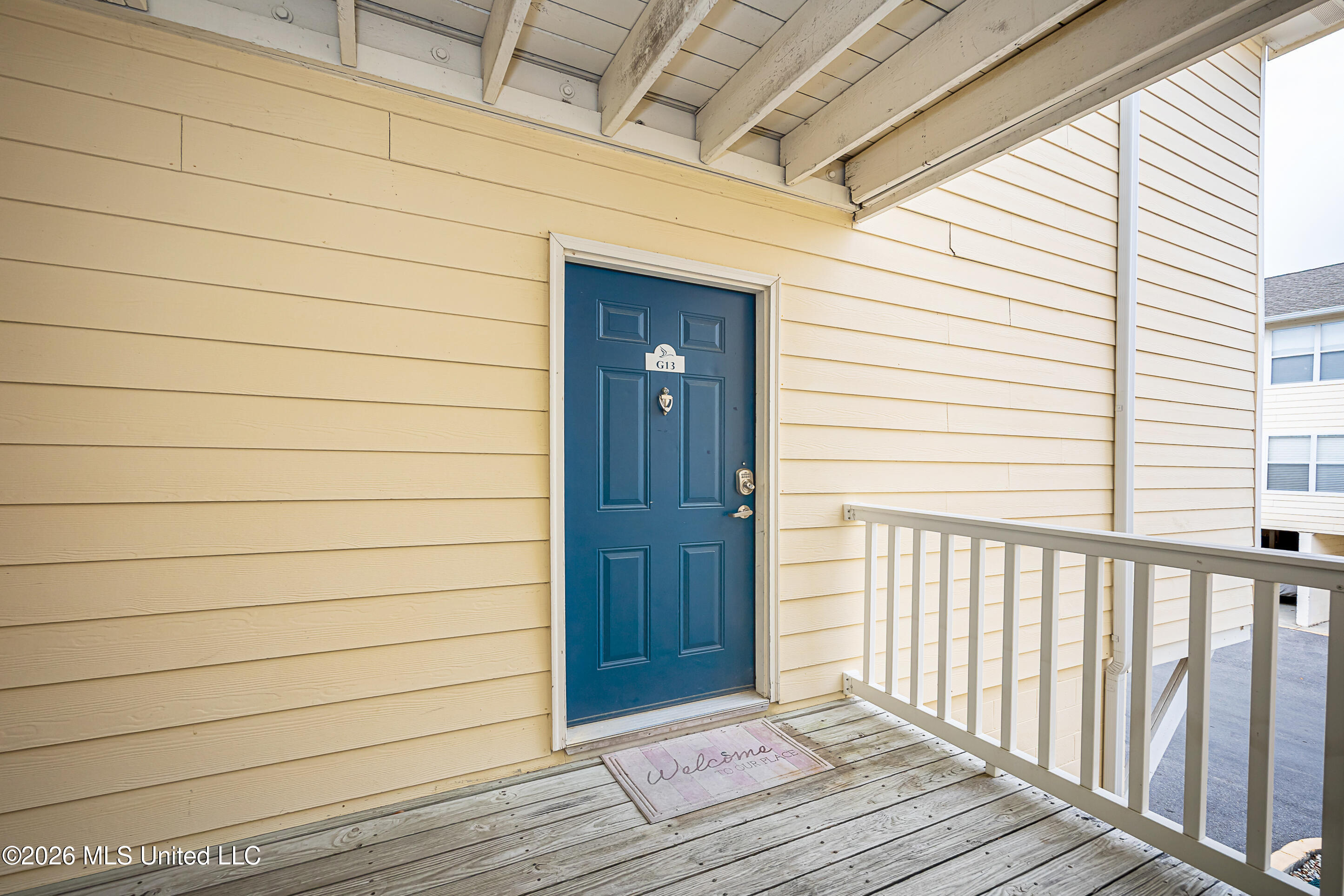 2421 Beachview Drive Property Photo 2