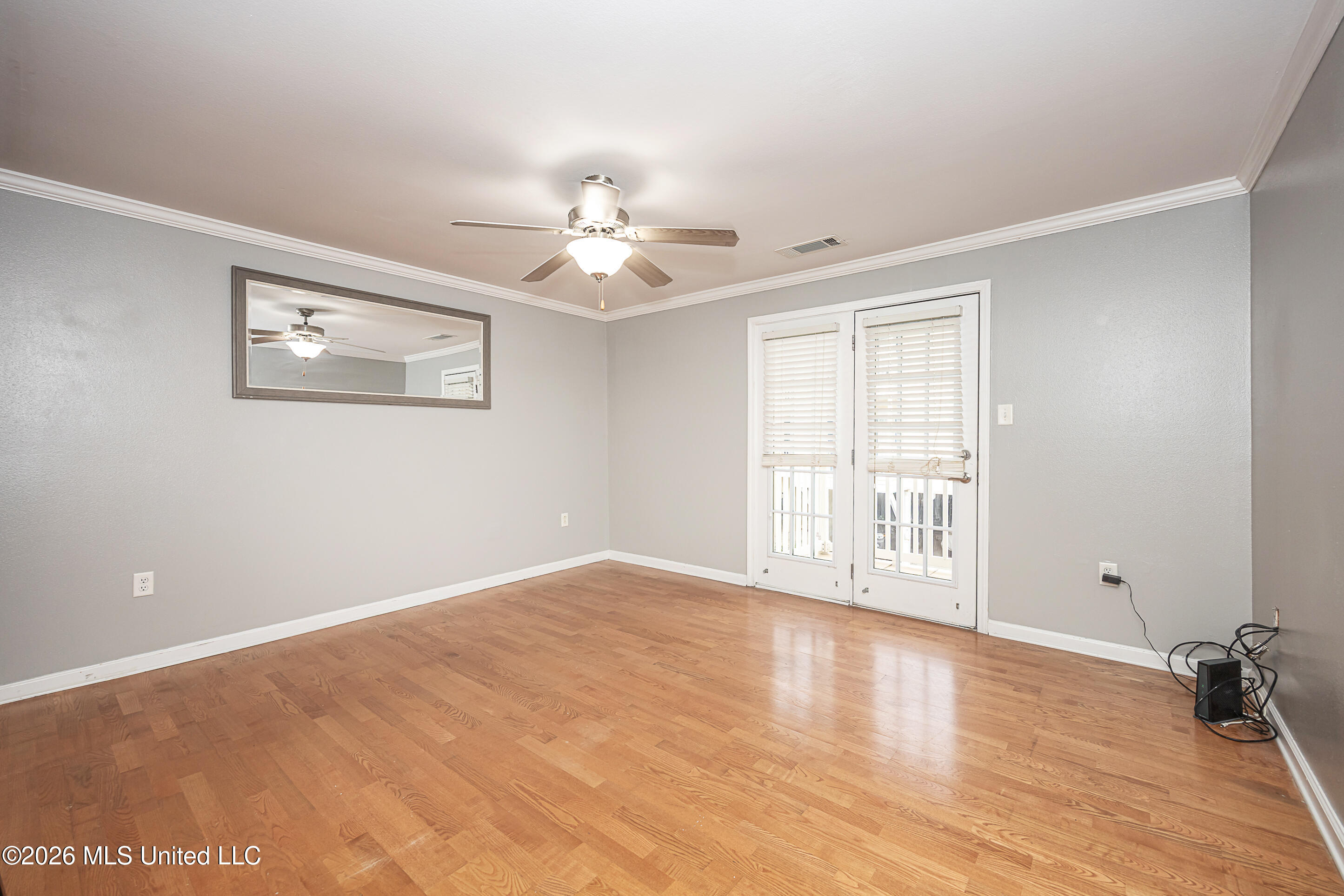 2421 Beachview Drive Property Photo 5