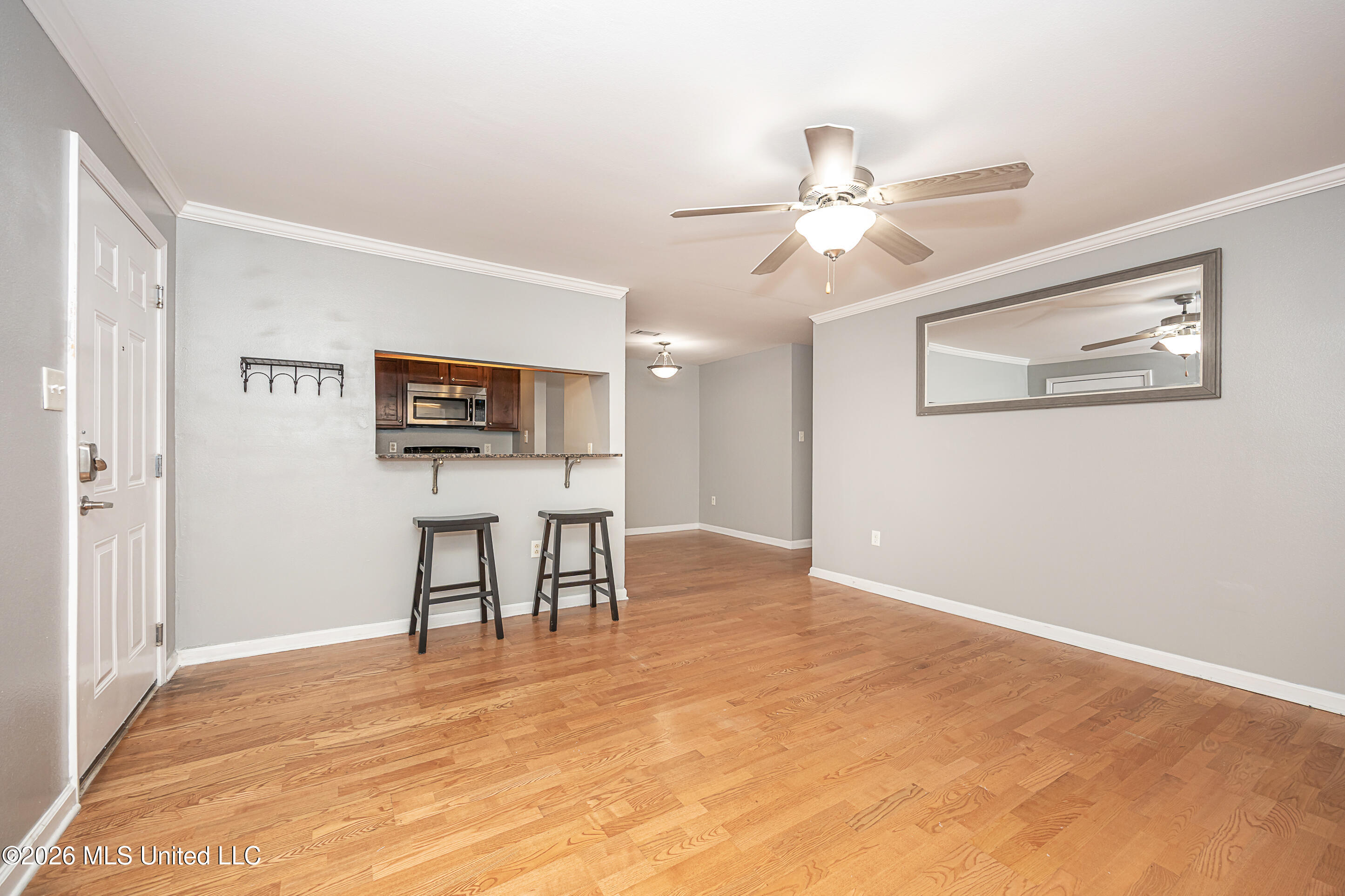 2421 Beachview Drive Property Photo 6