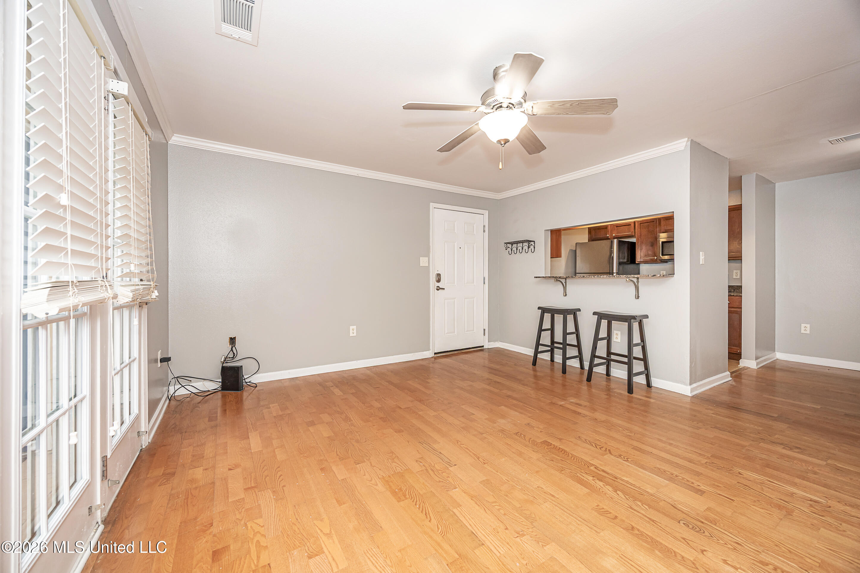 2421 Beachview Drive Property Photo 7
