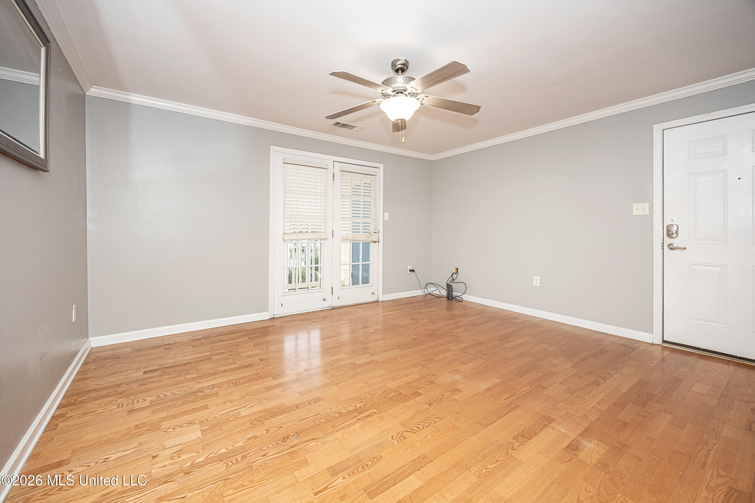 2421 Beachview Drive Property Photo 8