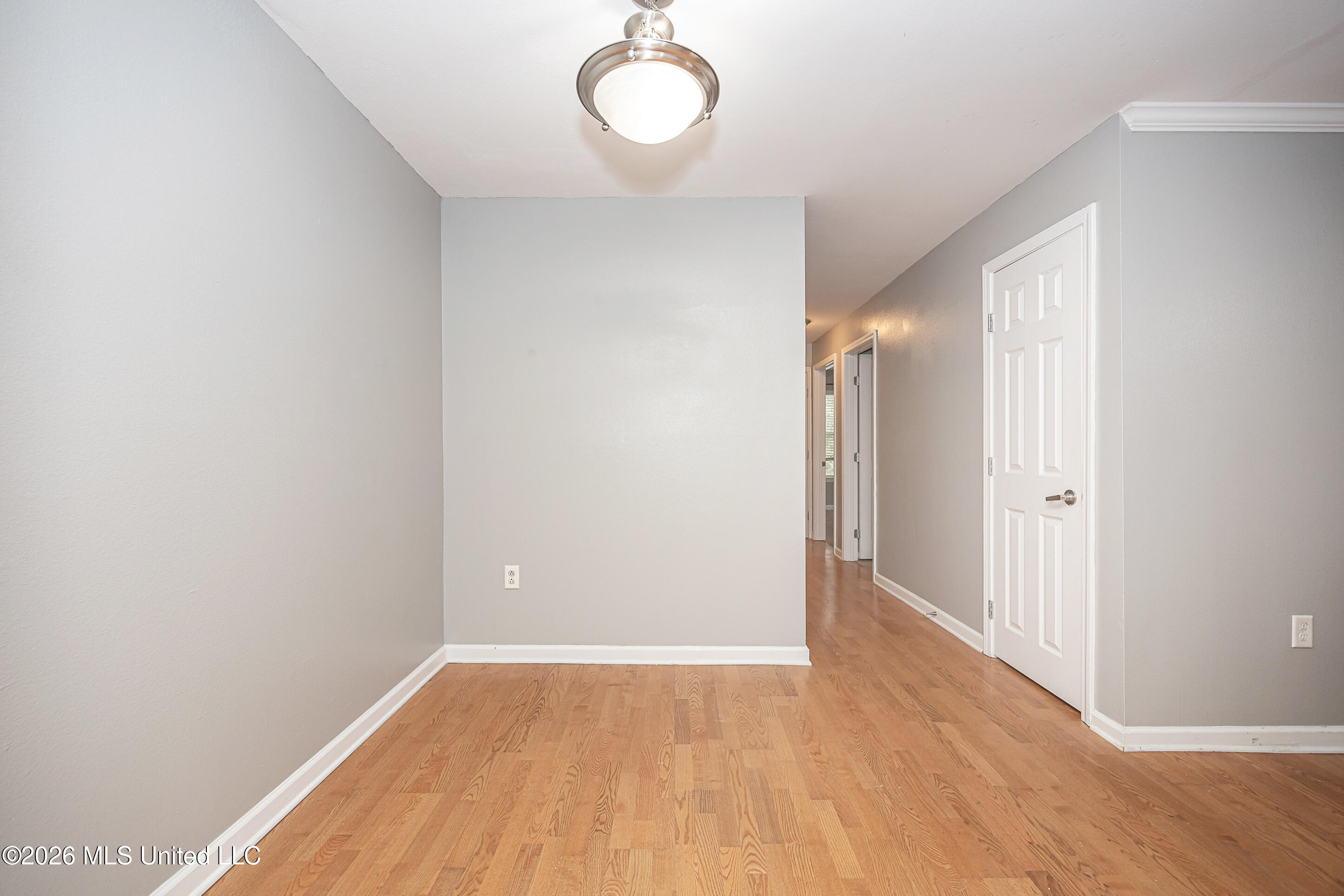 2421 Beachview Drive Property Photo 10