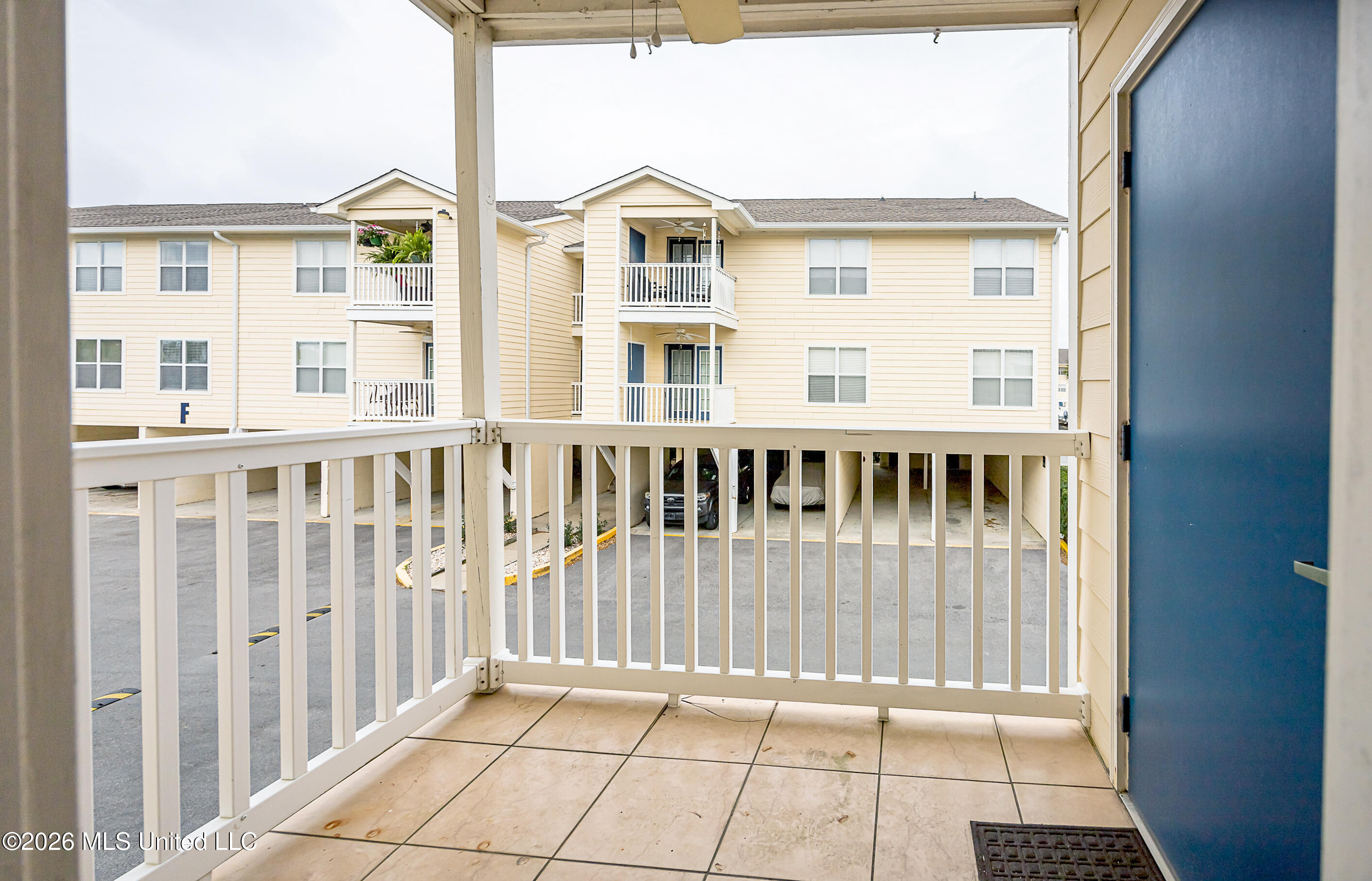 2421 Beachview Drive Property Photo 11