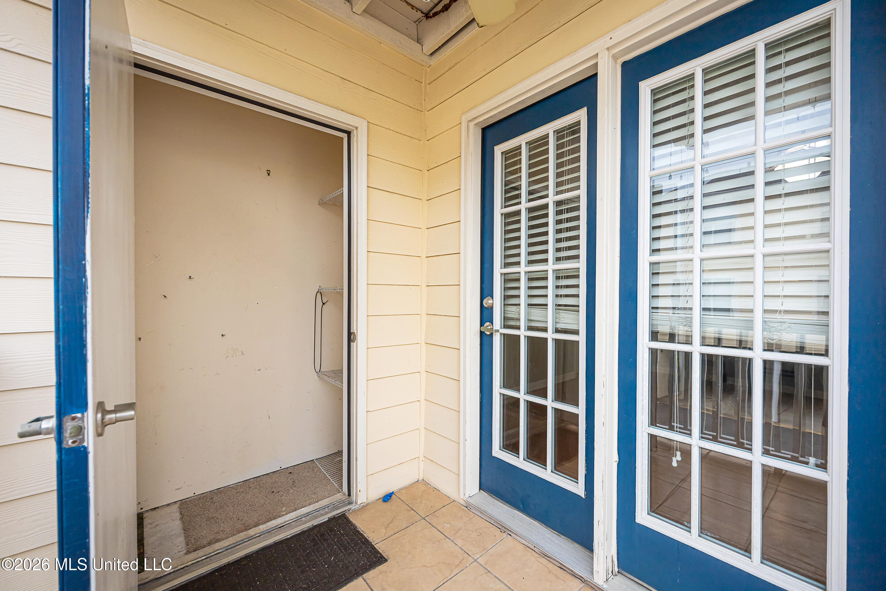 2421 Beachview Drive Property Photo 12