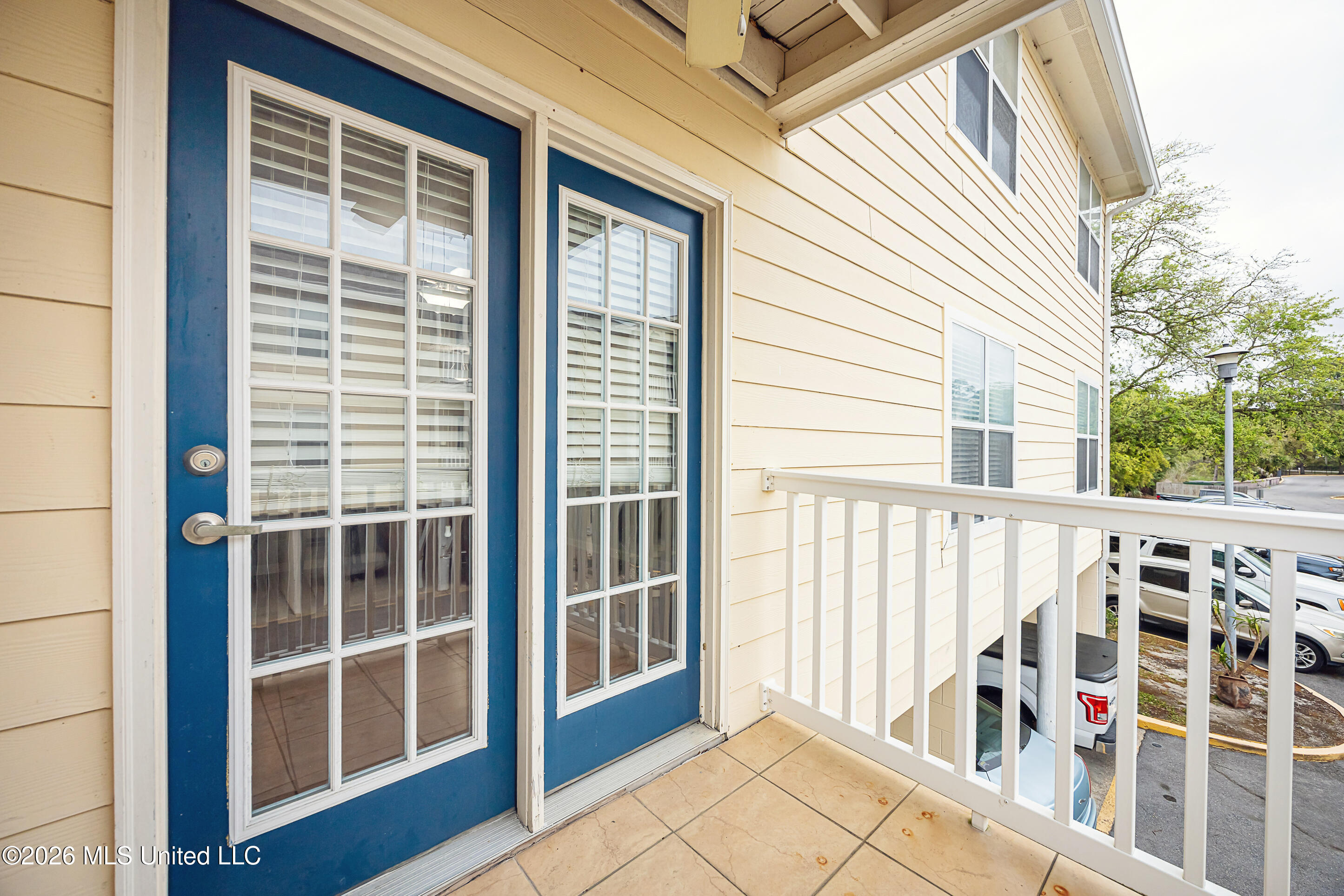 2421 Beachview Drive Property Photo 13