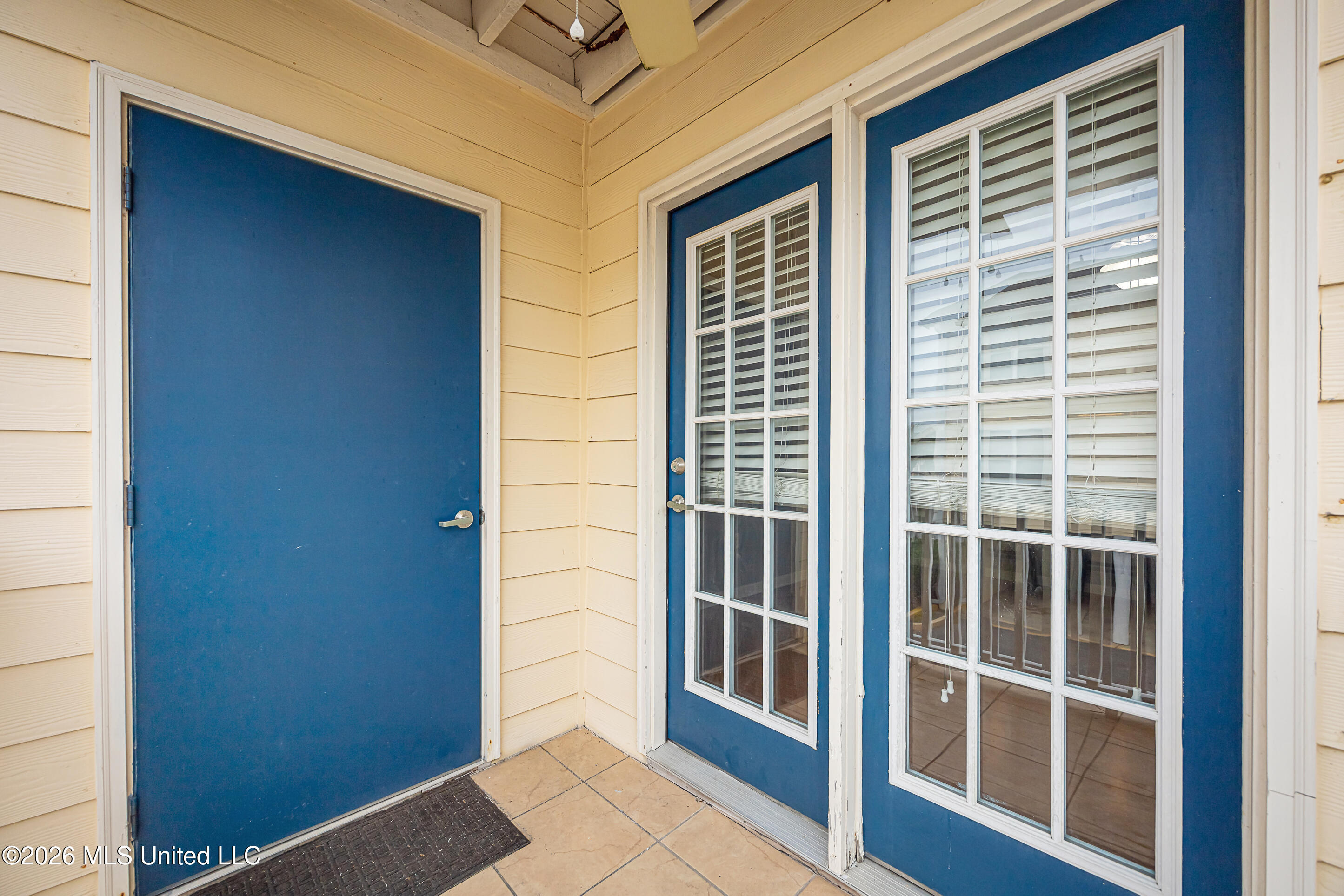 2421 Beachview Drive Property Photo 14