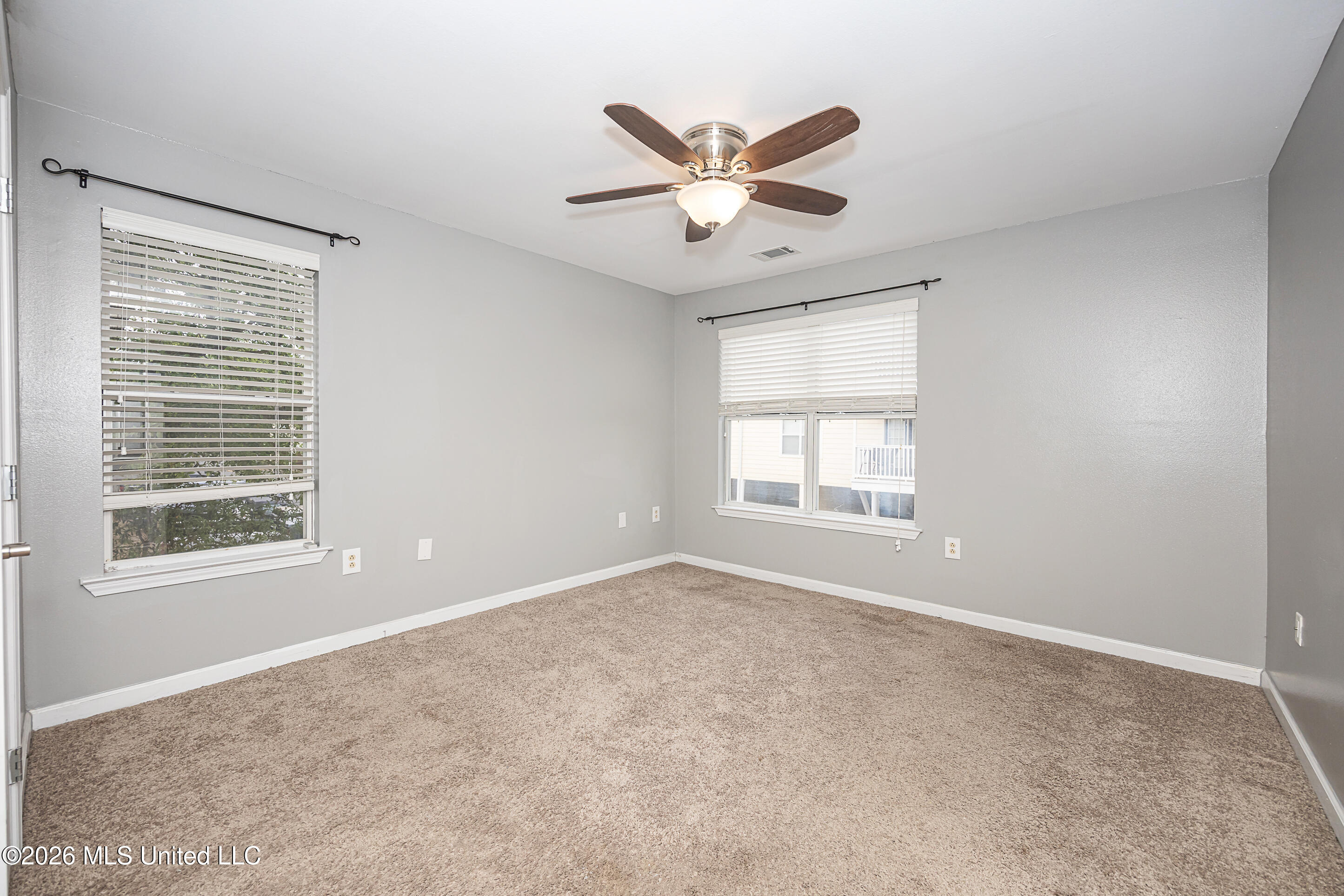 2421 Beachview Drive Property Photo 22