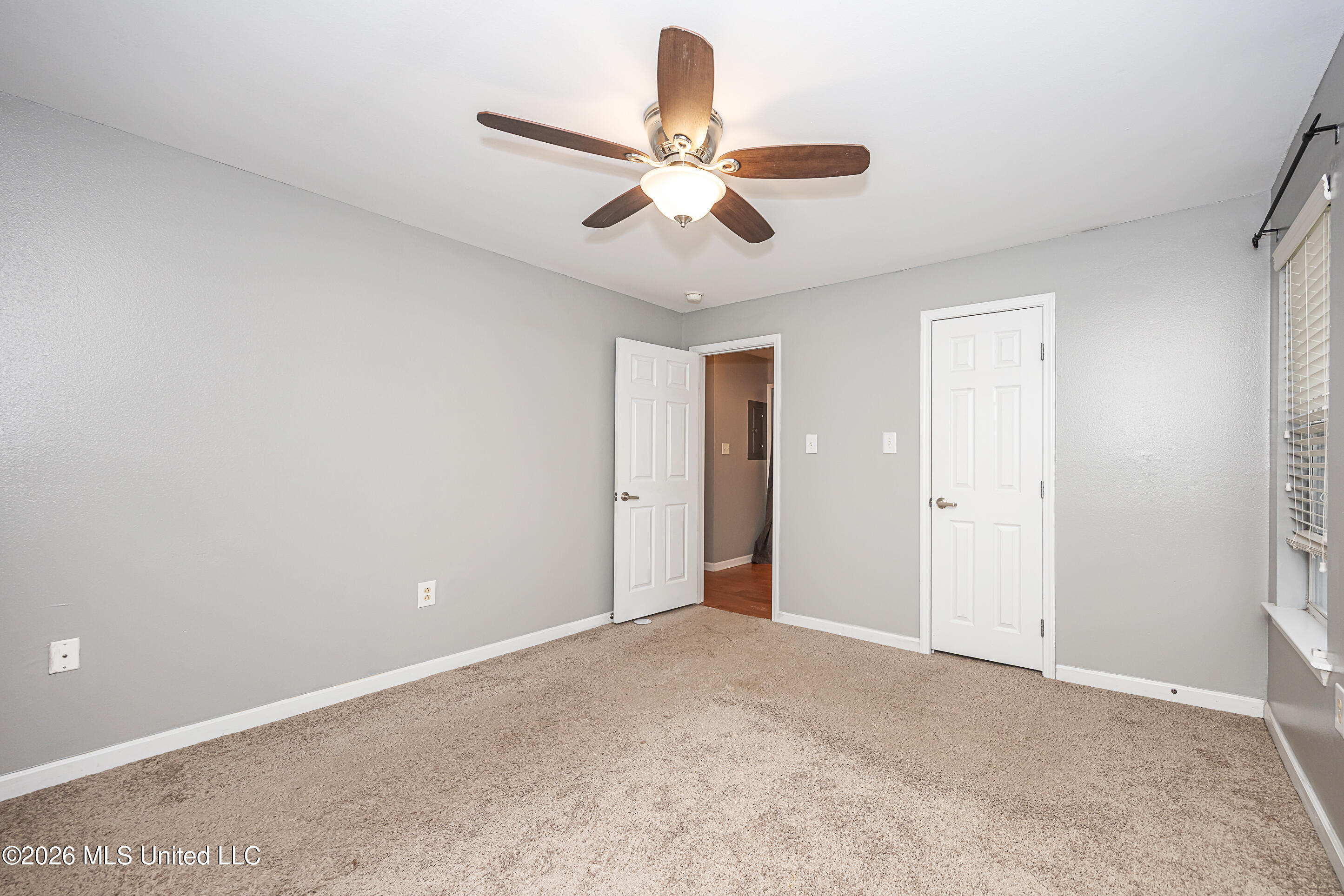 2421 Beachview Drive Property Photo 23