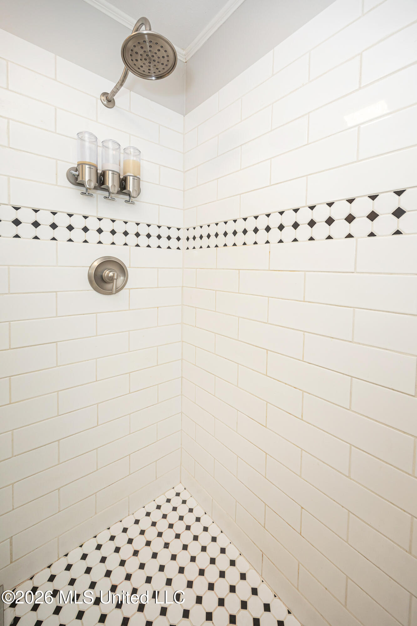 2421 Beachview Drive Property Photo 28