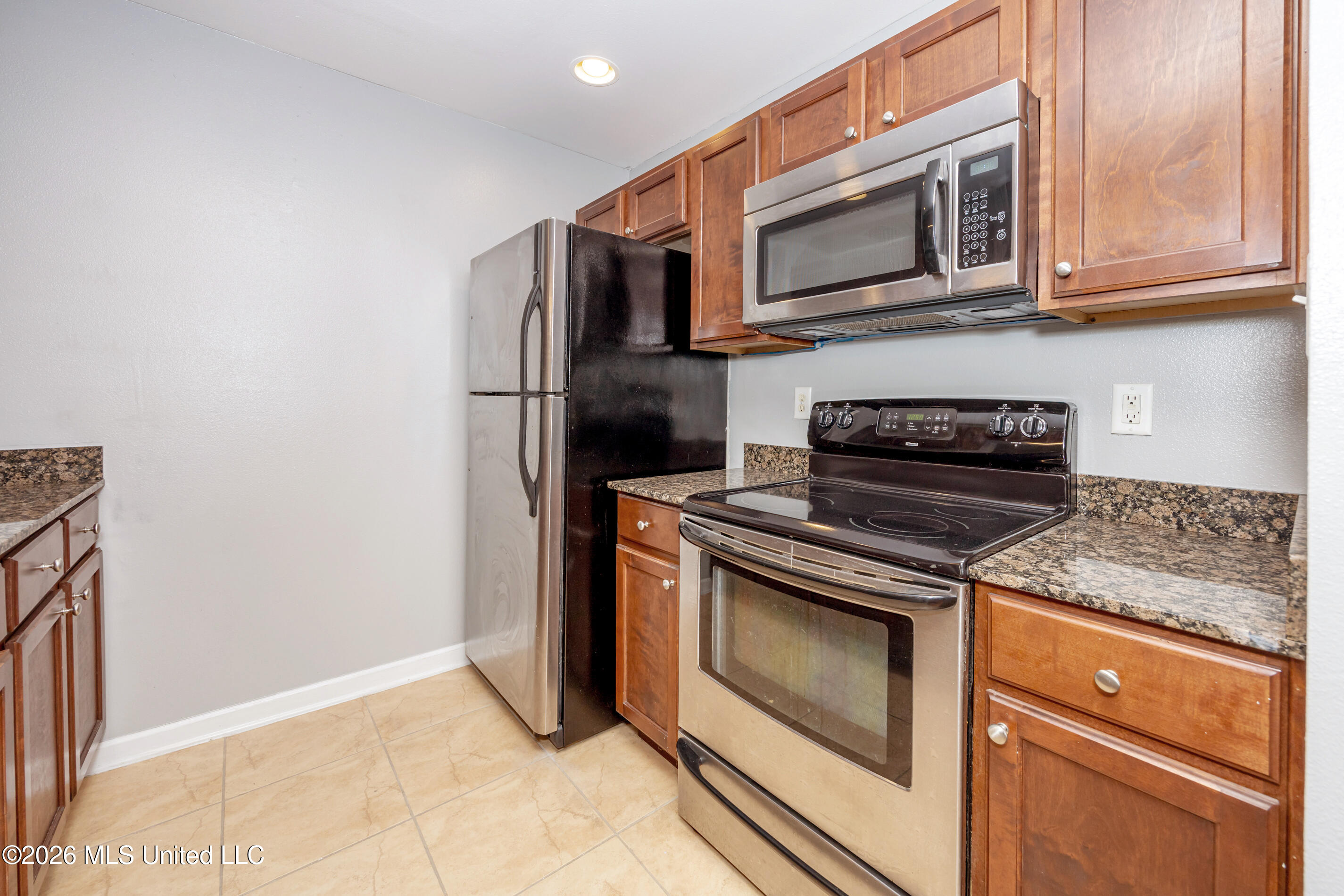 2421 Beachview Drive Property Photo 42
