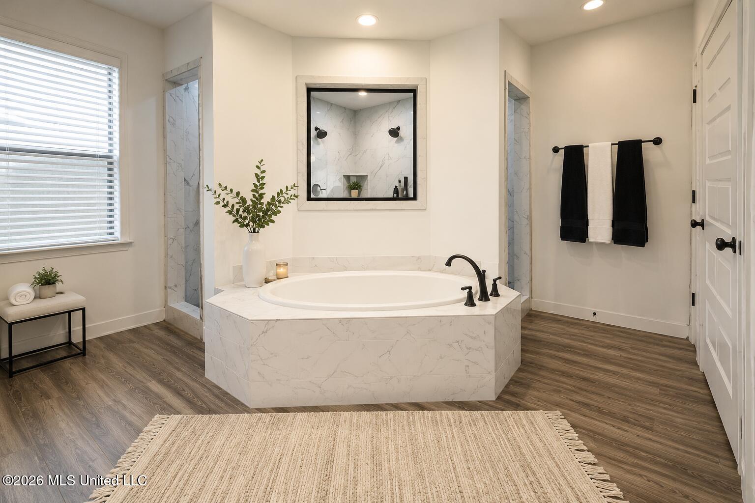 2587 Darlene Street Property Photo 9