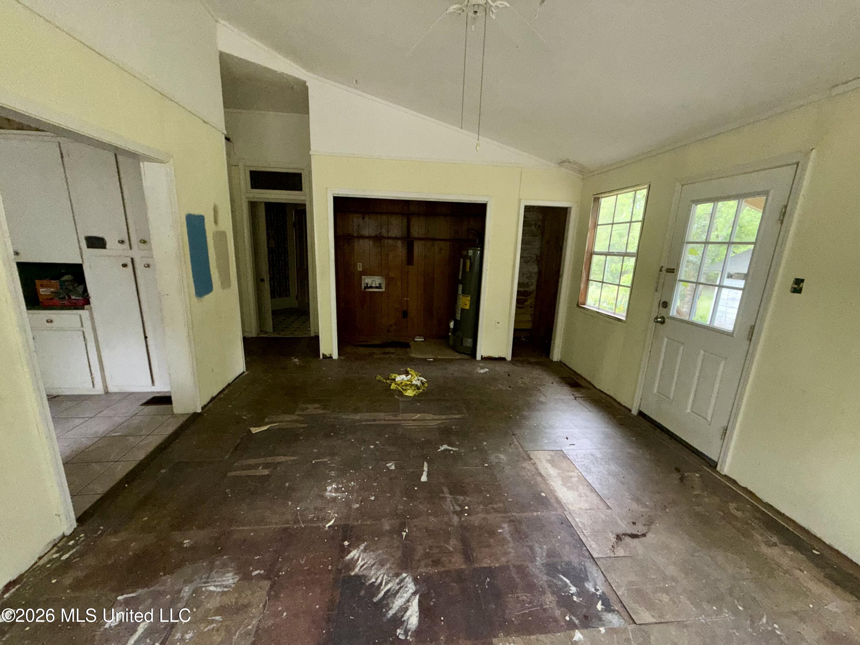 101 S Main Street Property Photo 12