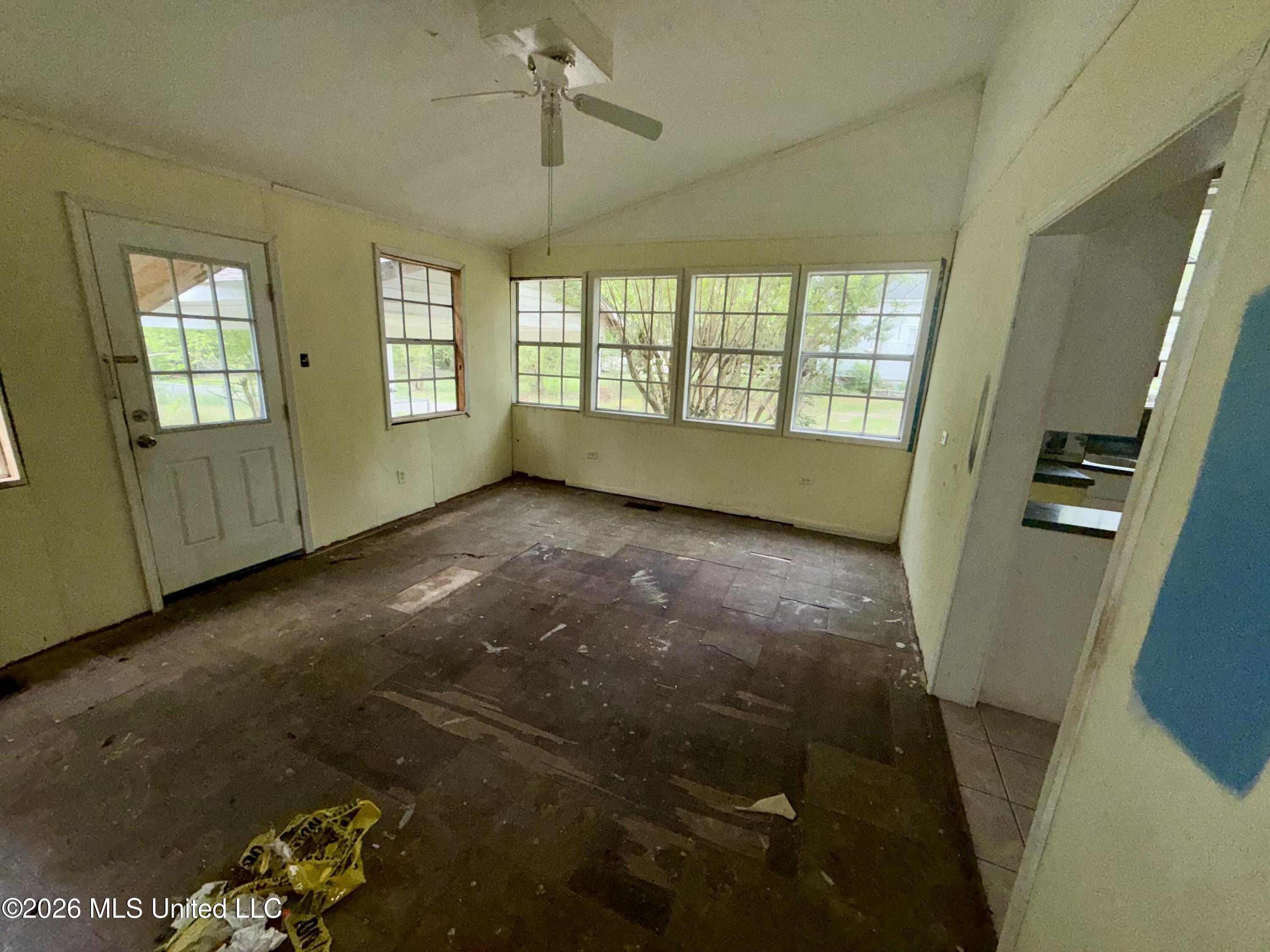 101 S Main Street Property Photo 13