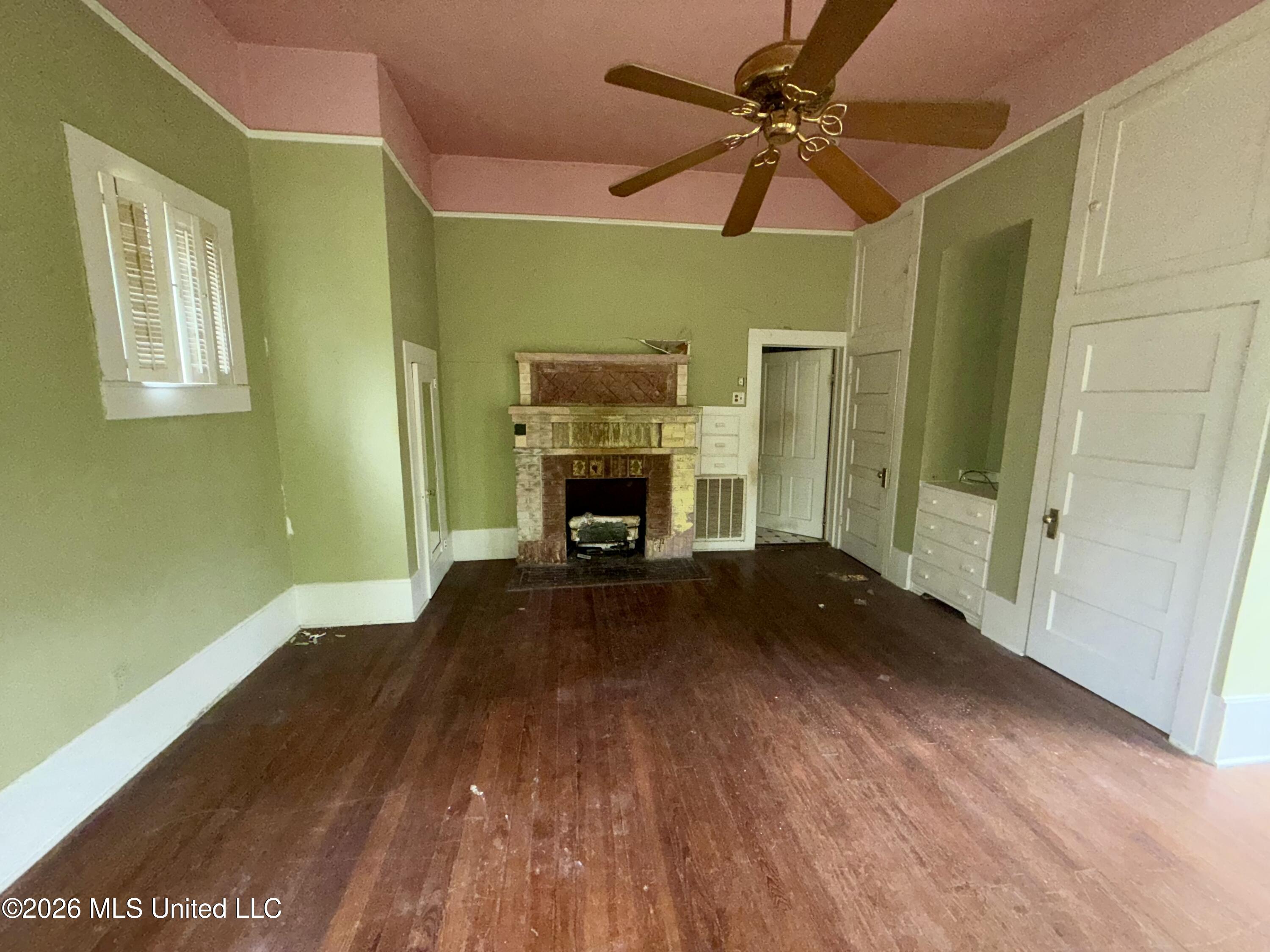 101 S Main Street Property Photo 16
