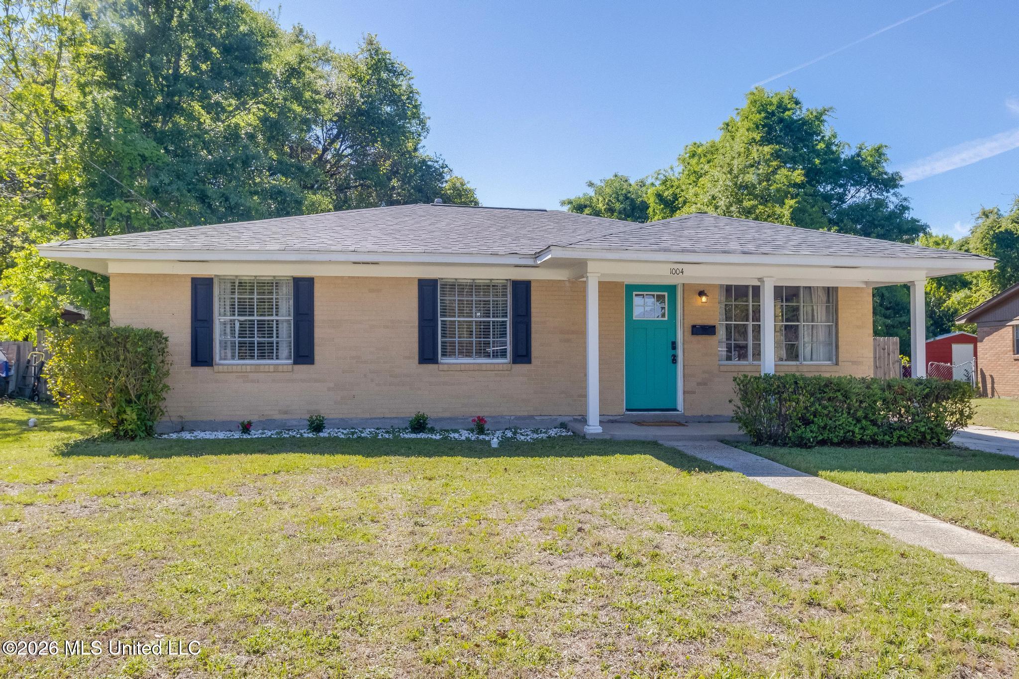 1004 Augustine Drive Property Photo 1