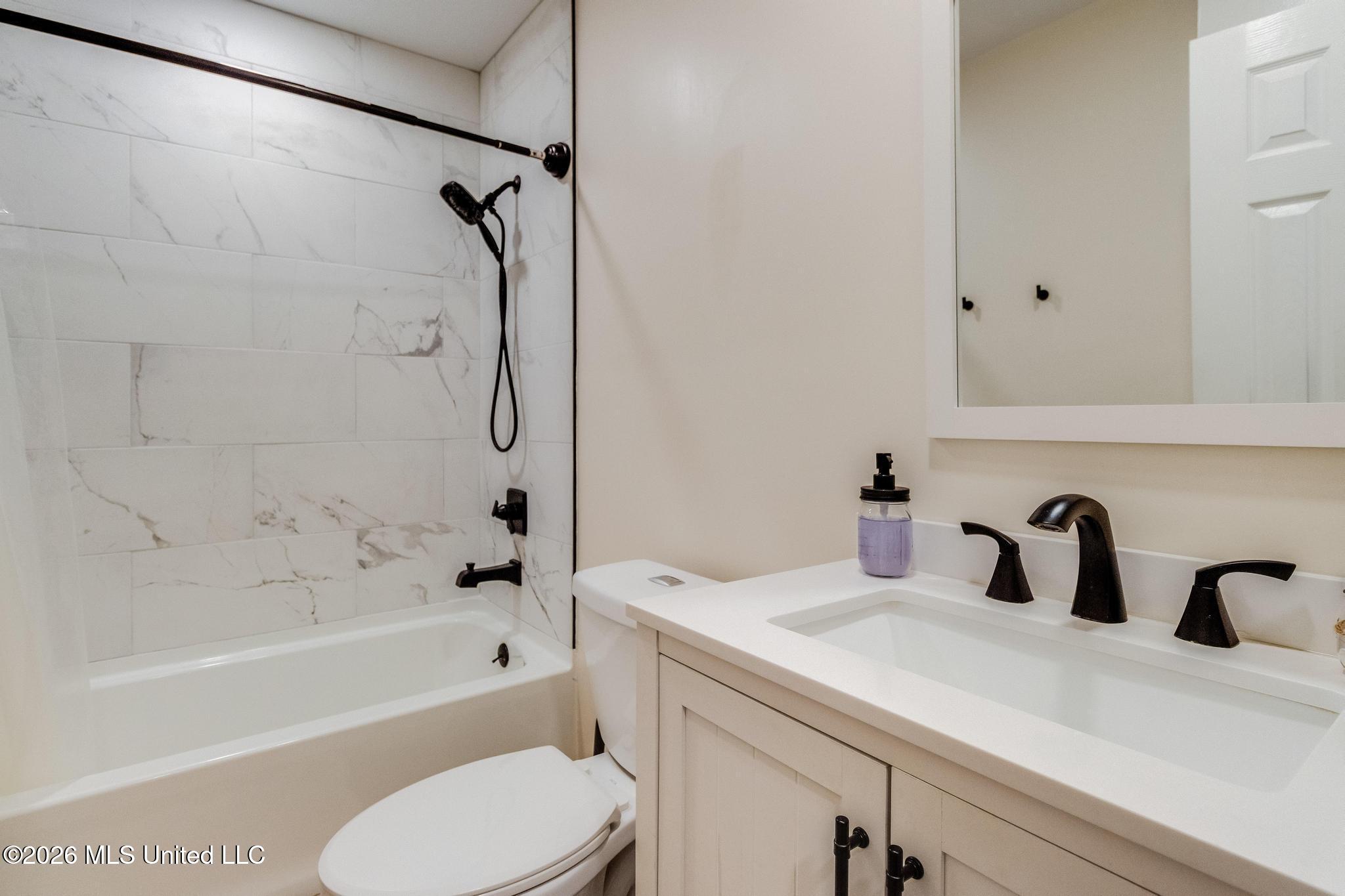 1004 Augustine Drive Property Photo 19